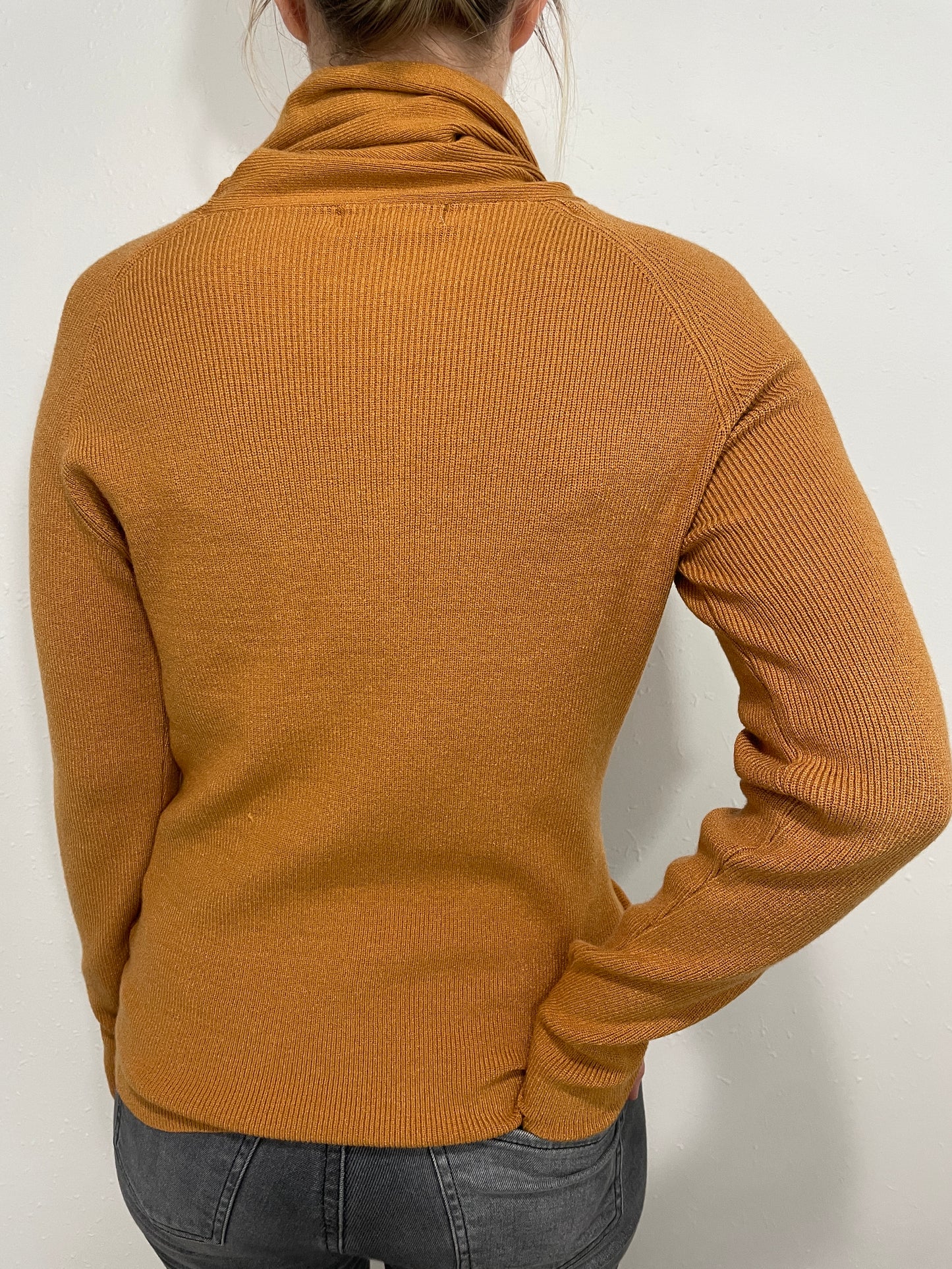 SPICE UP YOUR LIFE SWEATER - SAFFRON