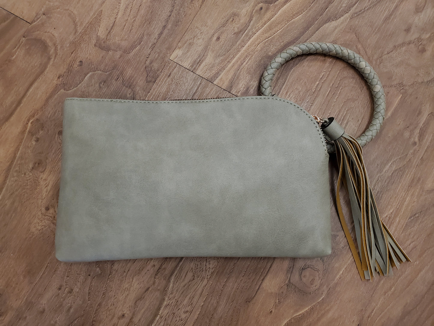 THE BRAIDED WRISTLET