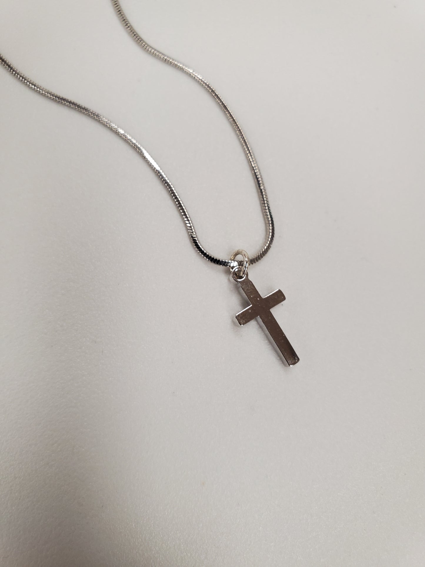 SIMPLE CROSS NECKLACE