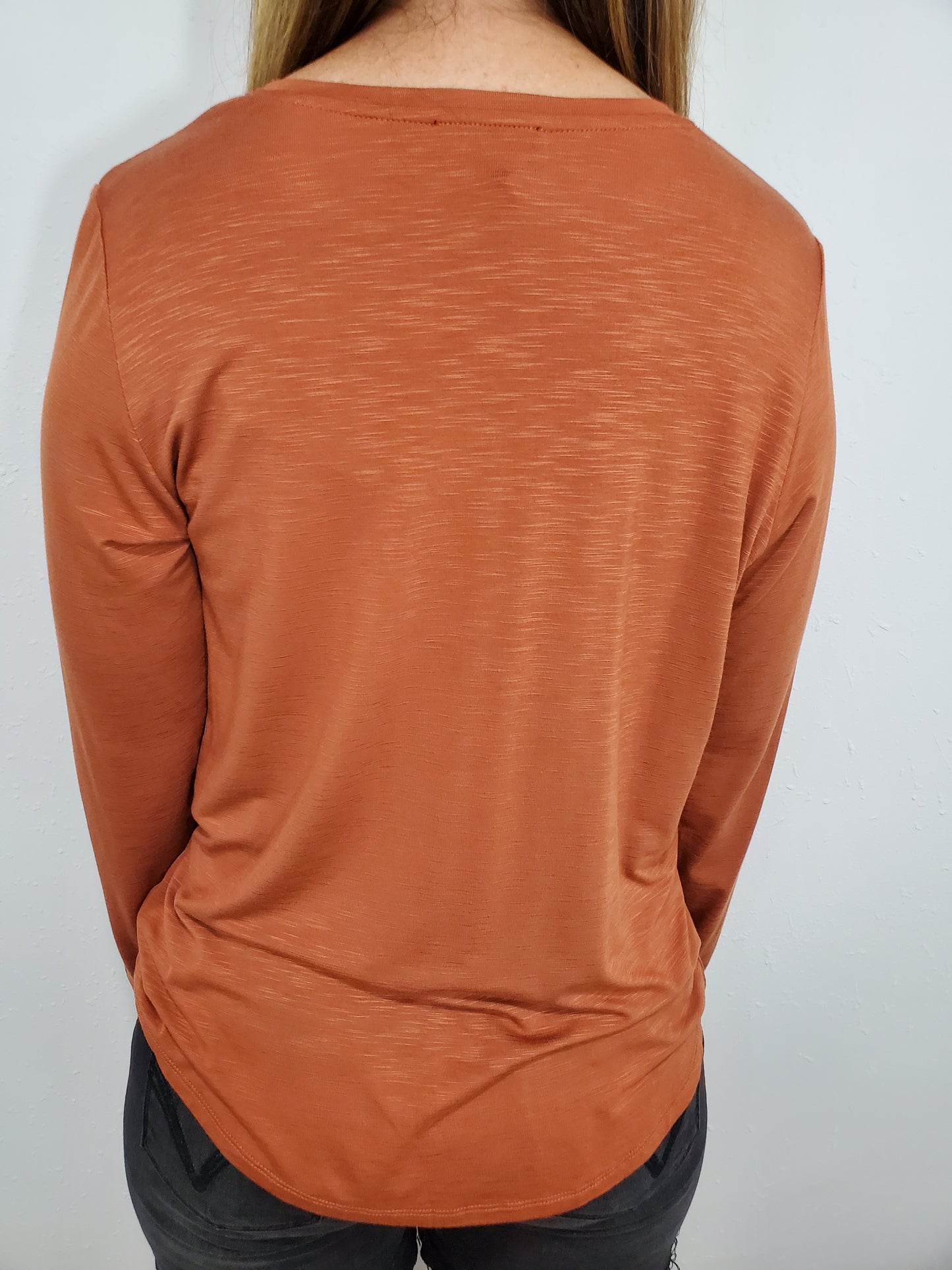 TRIBAL V NECK PLEAT TOP - BAKED CLAY