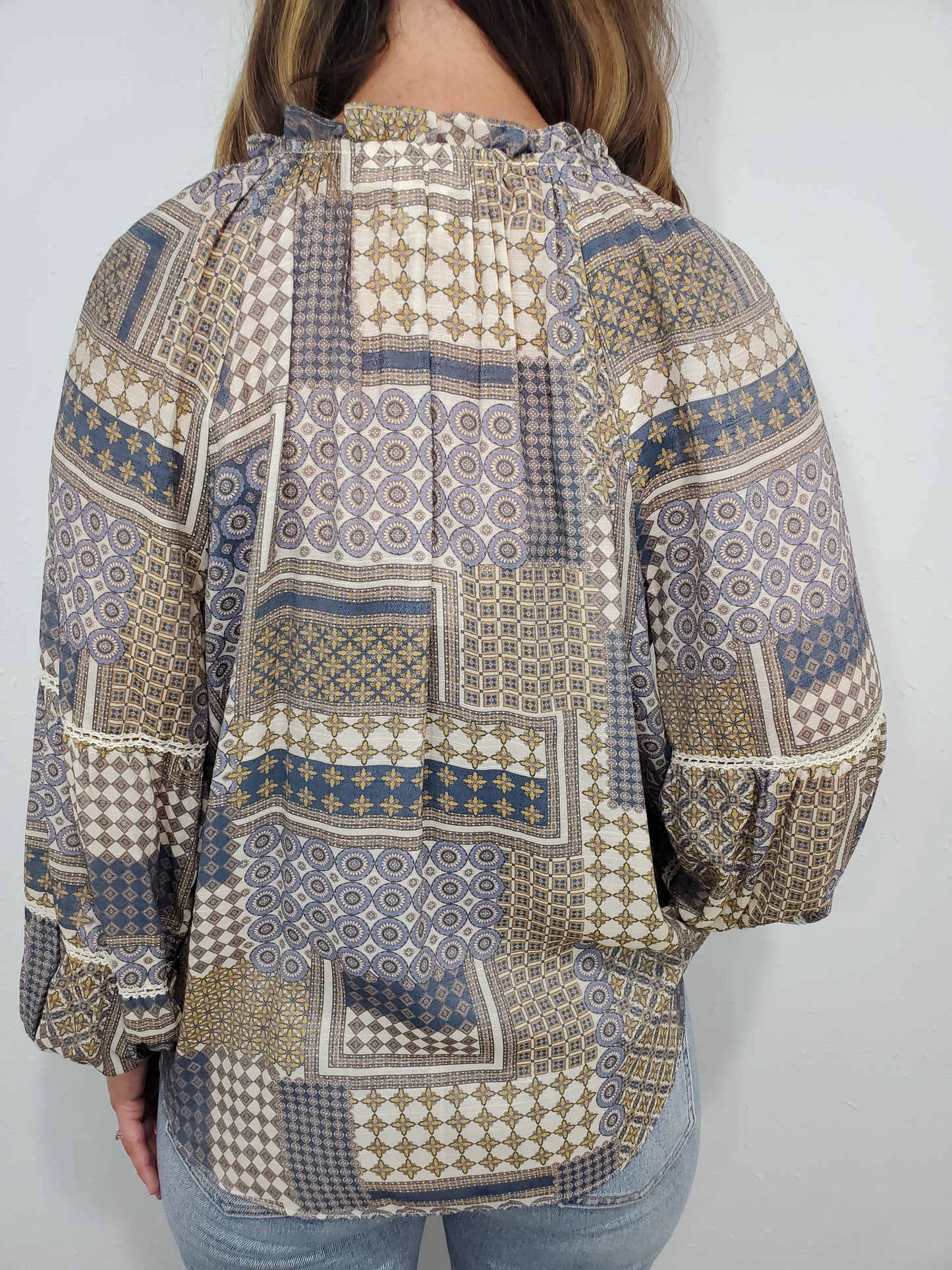 MULTI PRINT PEASANT TOP - CREAM/BLUE