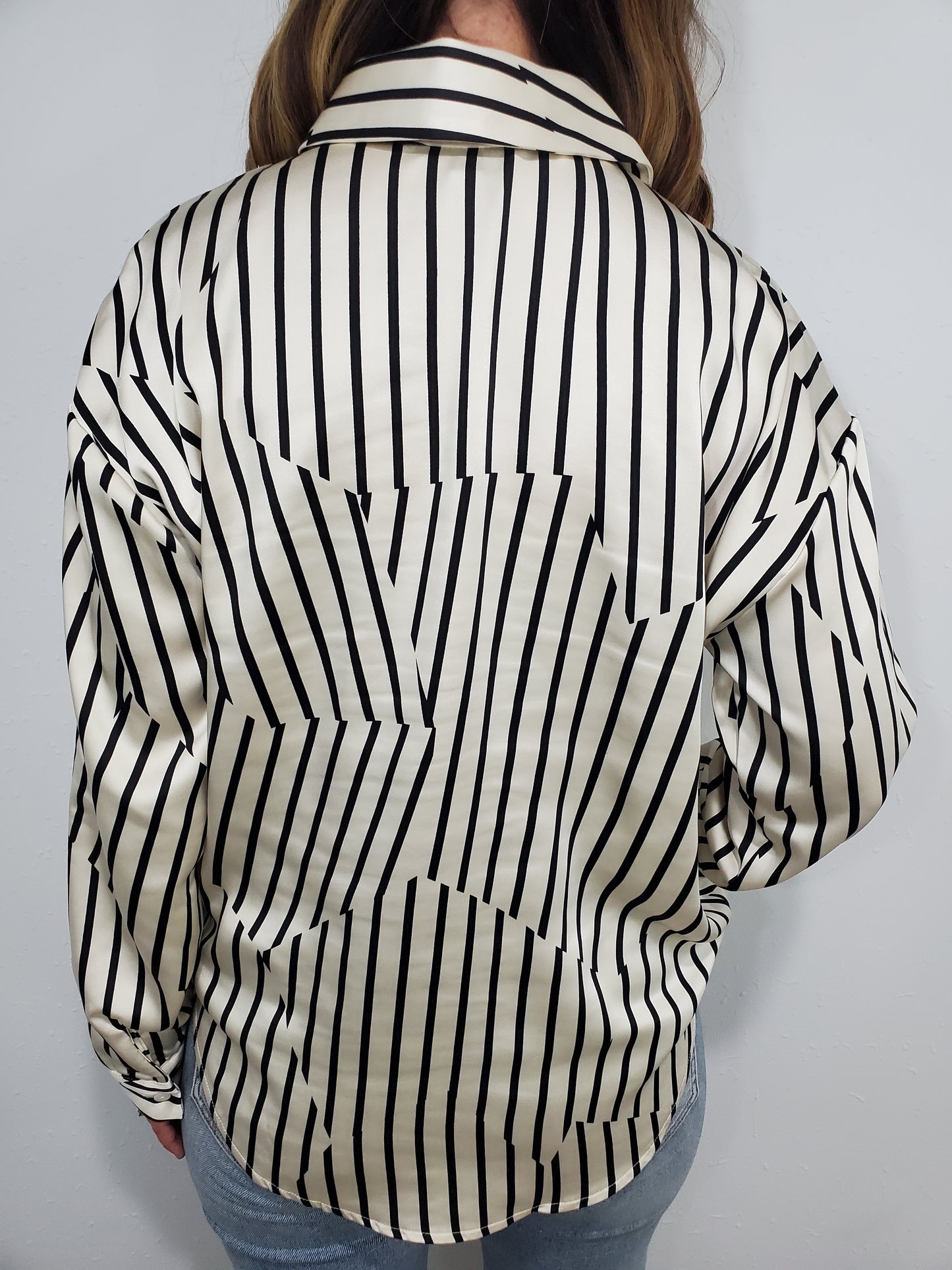 CHARLIE B SILK BUTTON DOWN BLOUSE - BLACK/CREAM