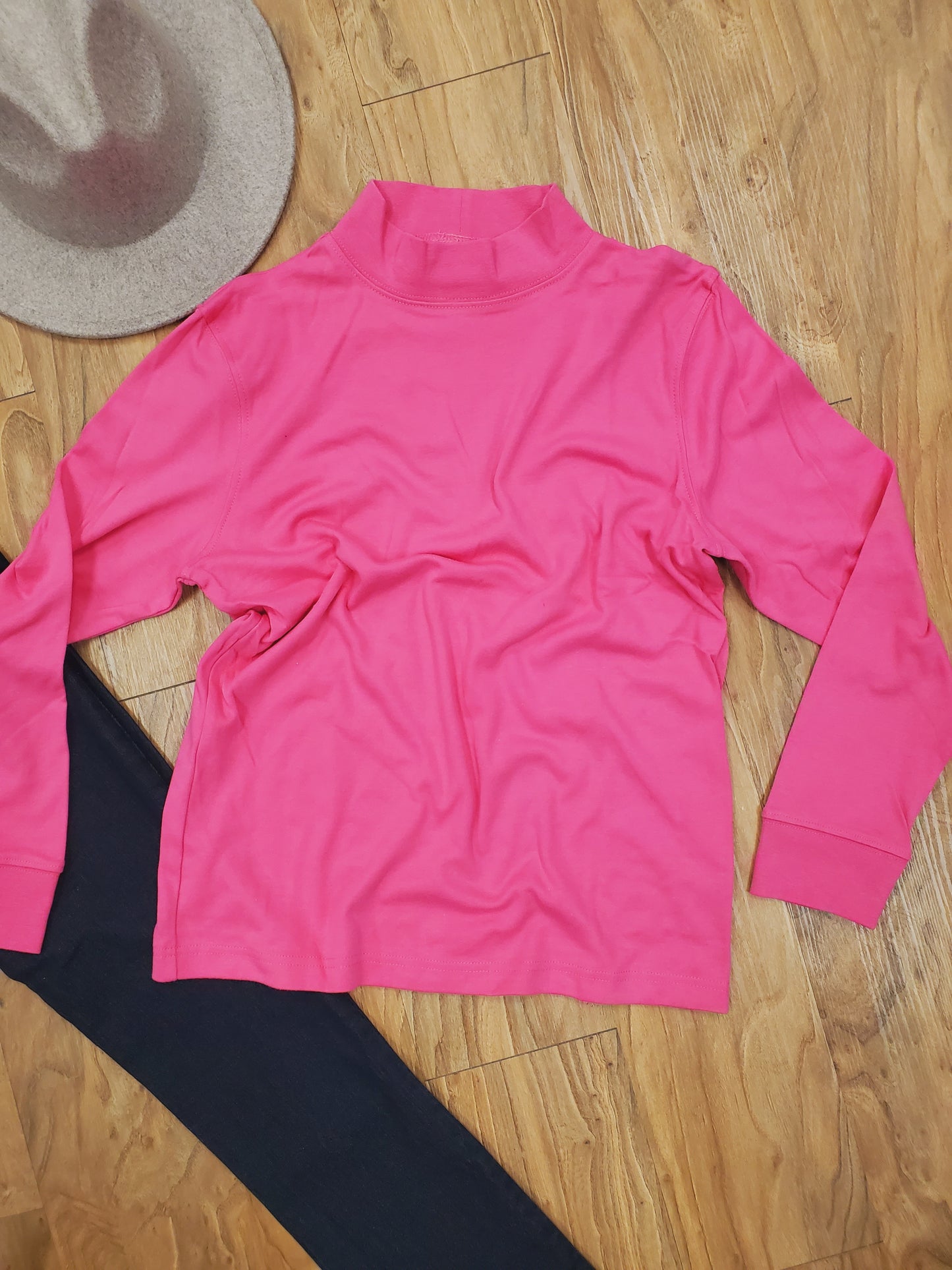 BASIC MOCK NECK TEE