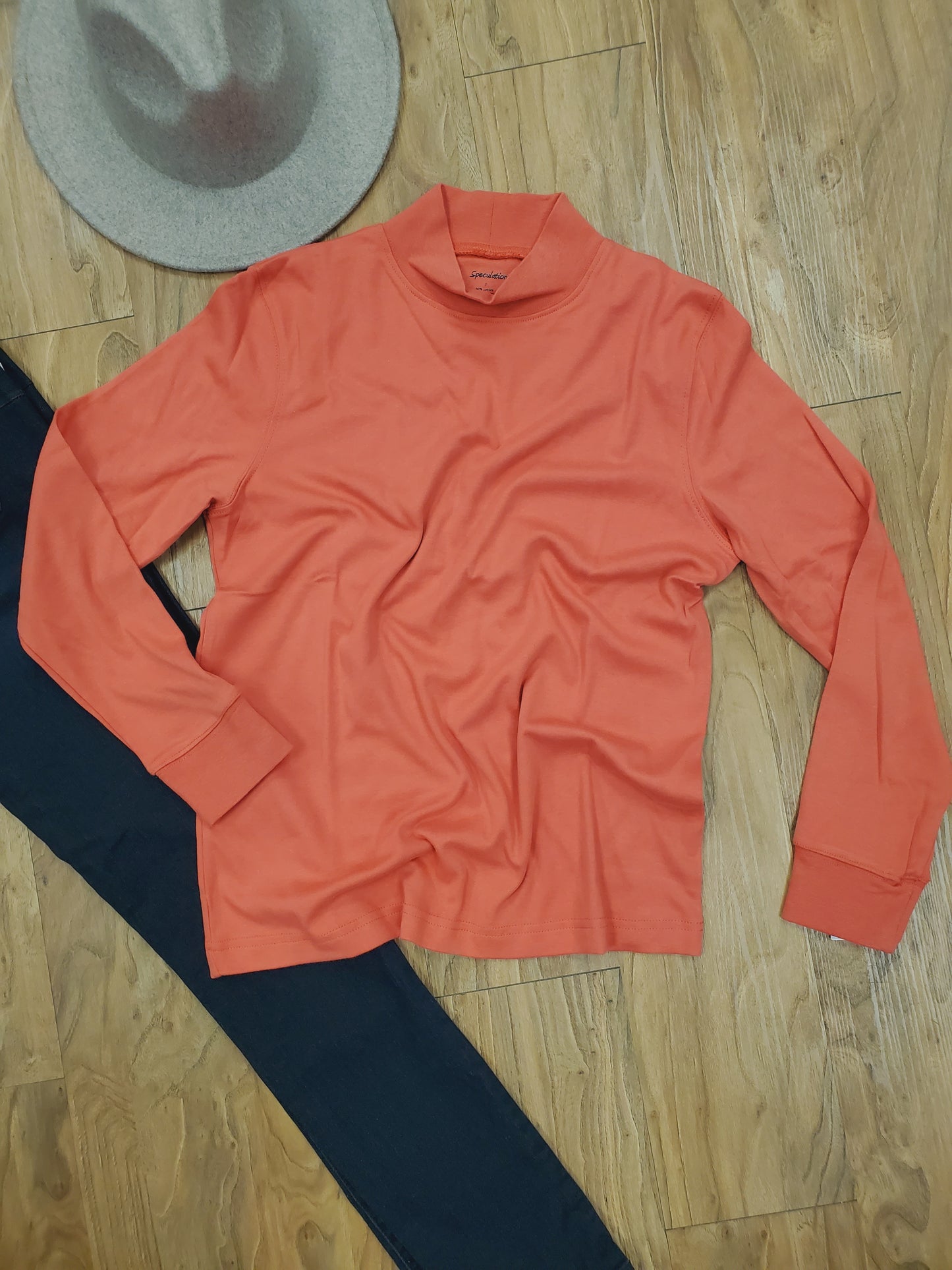 BASIC MOCK NECK TEE