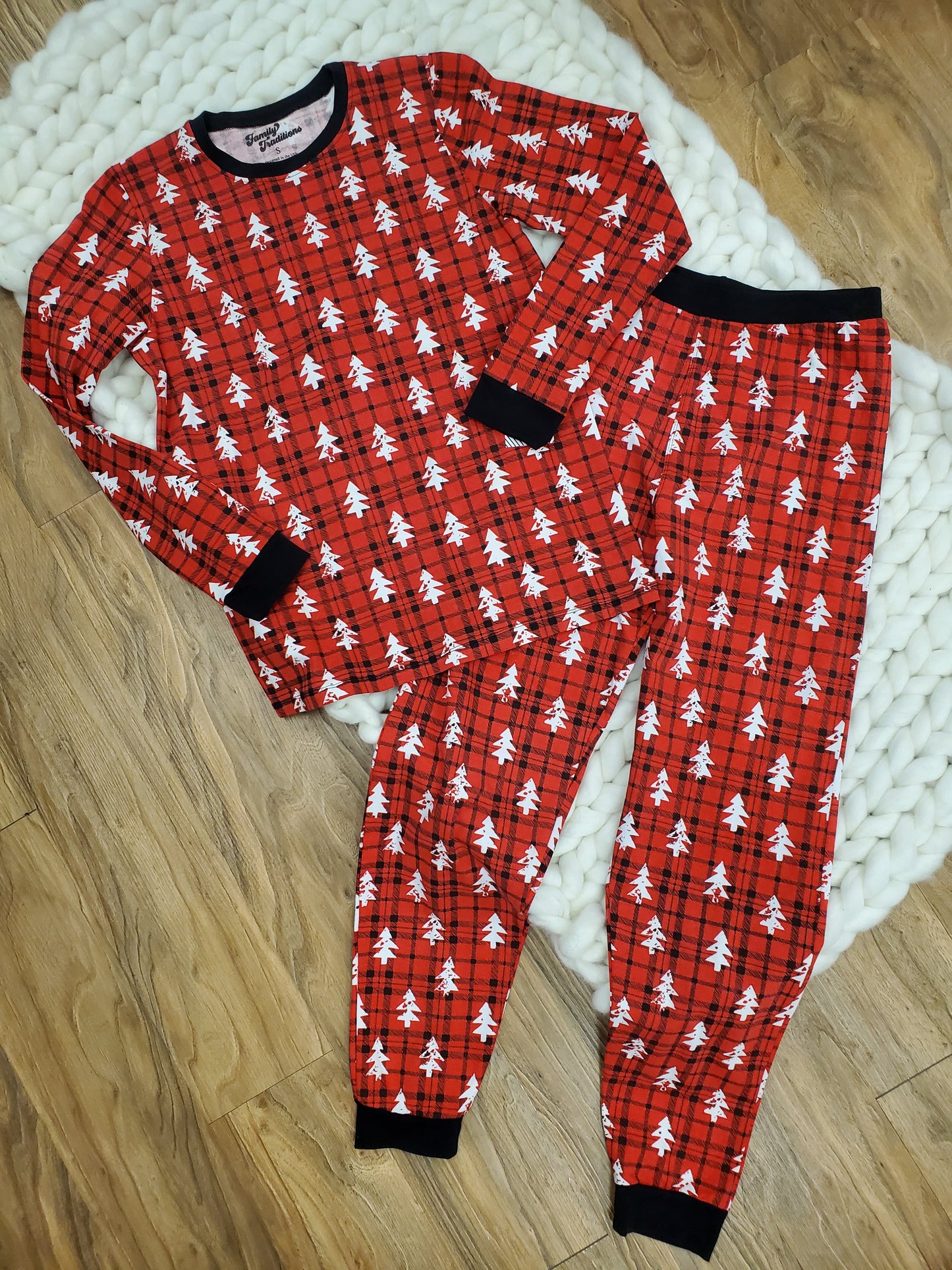 CHRISTMAS TREE JOGGER PAJAMA SET - RED/WHITE/BLACK