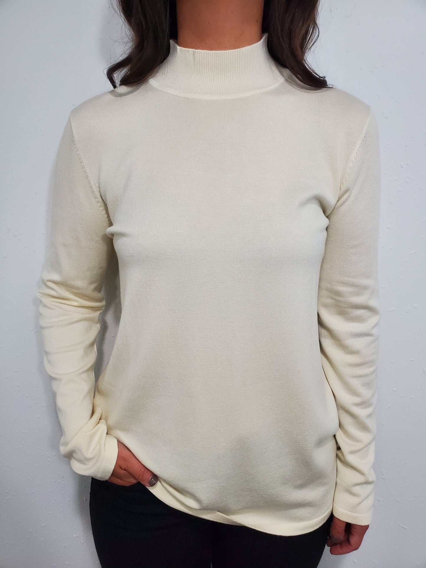 SIMPLE MOCK NECK SWEATER
