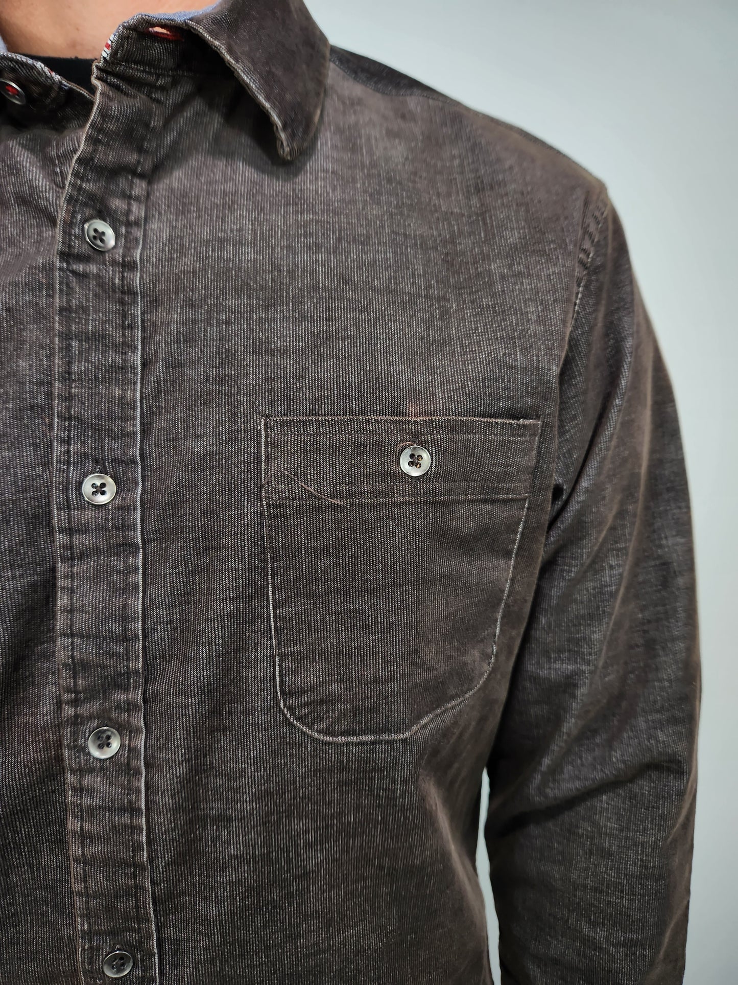 FLAG & ANTHEM DURHAM STRETCH CORDUROY BUTTON DOWN - BROWN