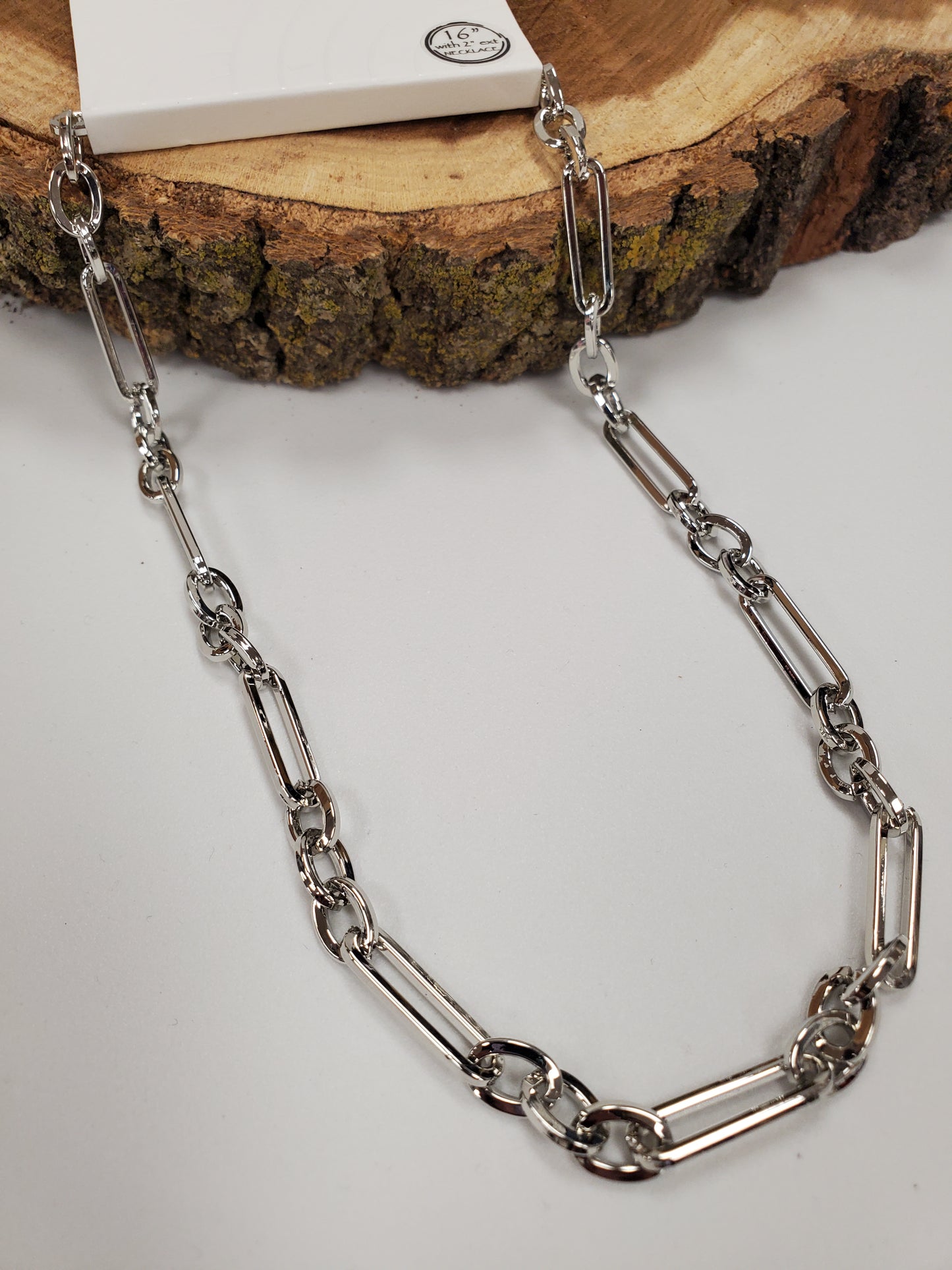 CLASSIC EVERYDAY LARGE CHAIN NECKLACE