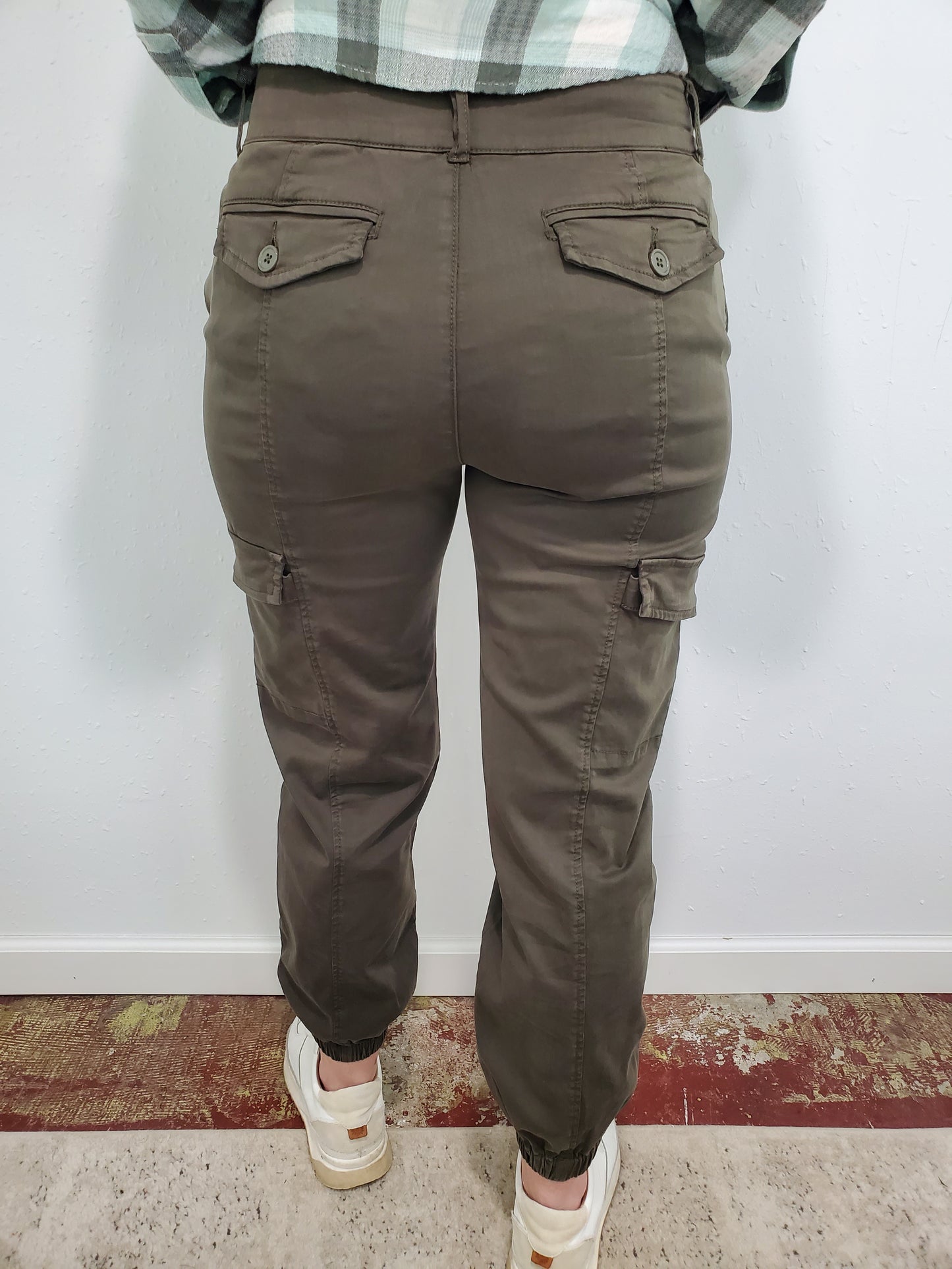 ISABEL UTILITY CHINO JOGGER - OLIVE