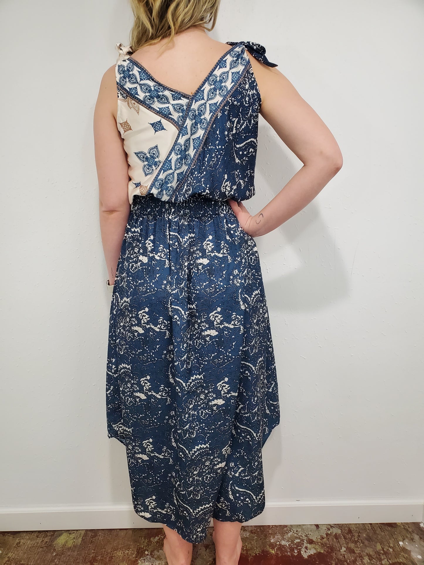 CHARLIE B SILKY PAISLEY MIDI DRESS - NAVY/CREAM