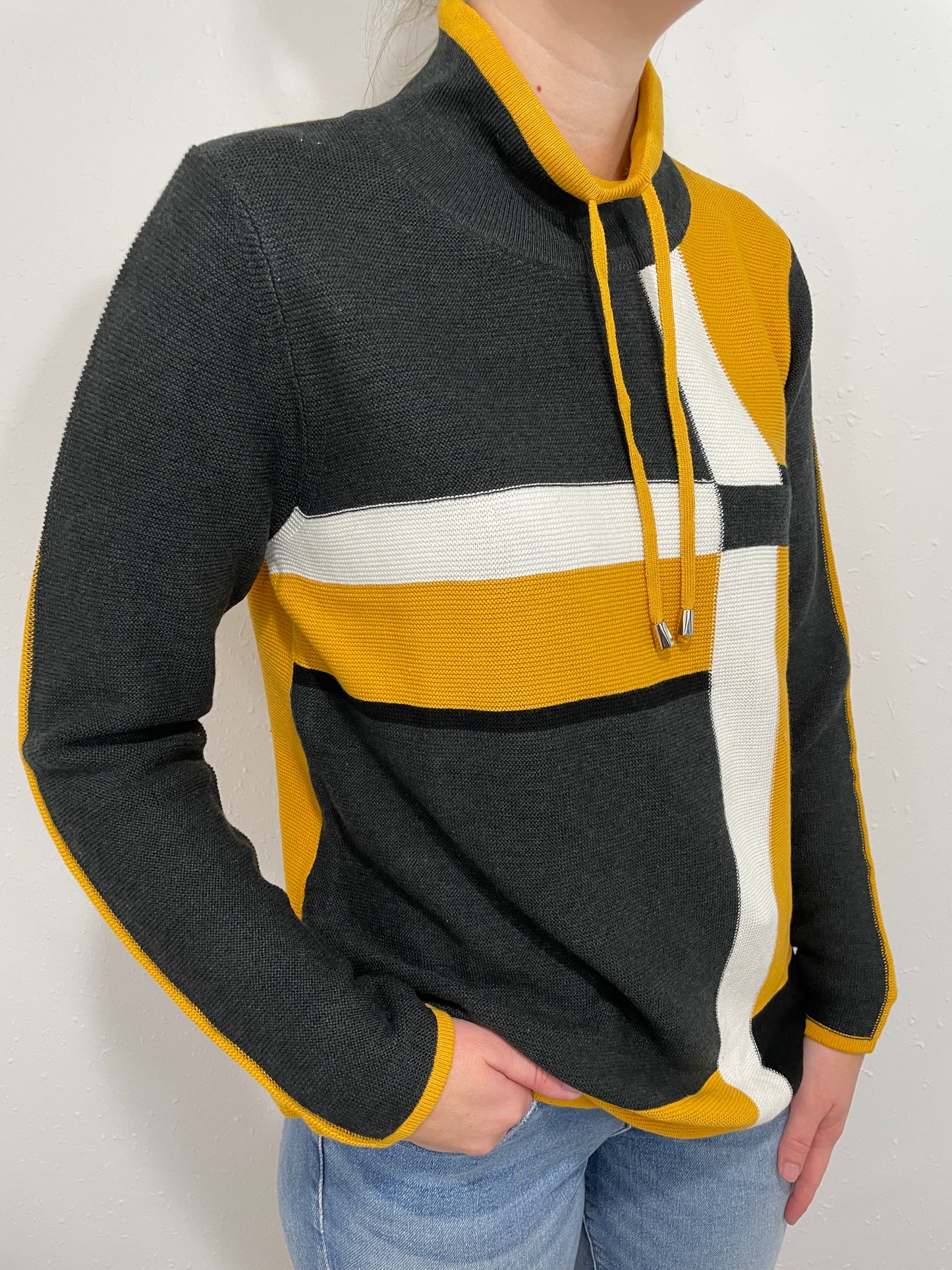 HAPPY CHANCE SWEATER - MUSTARD/CHARCOAL