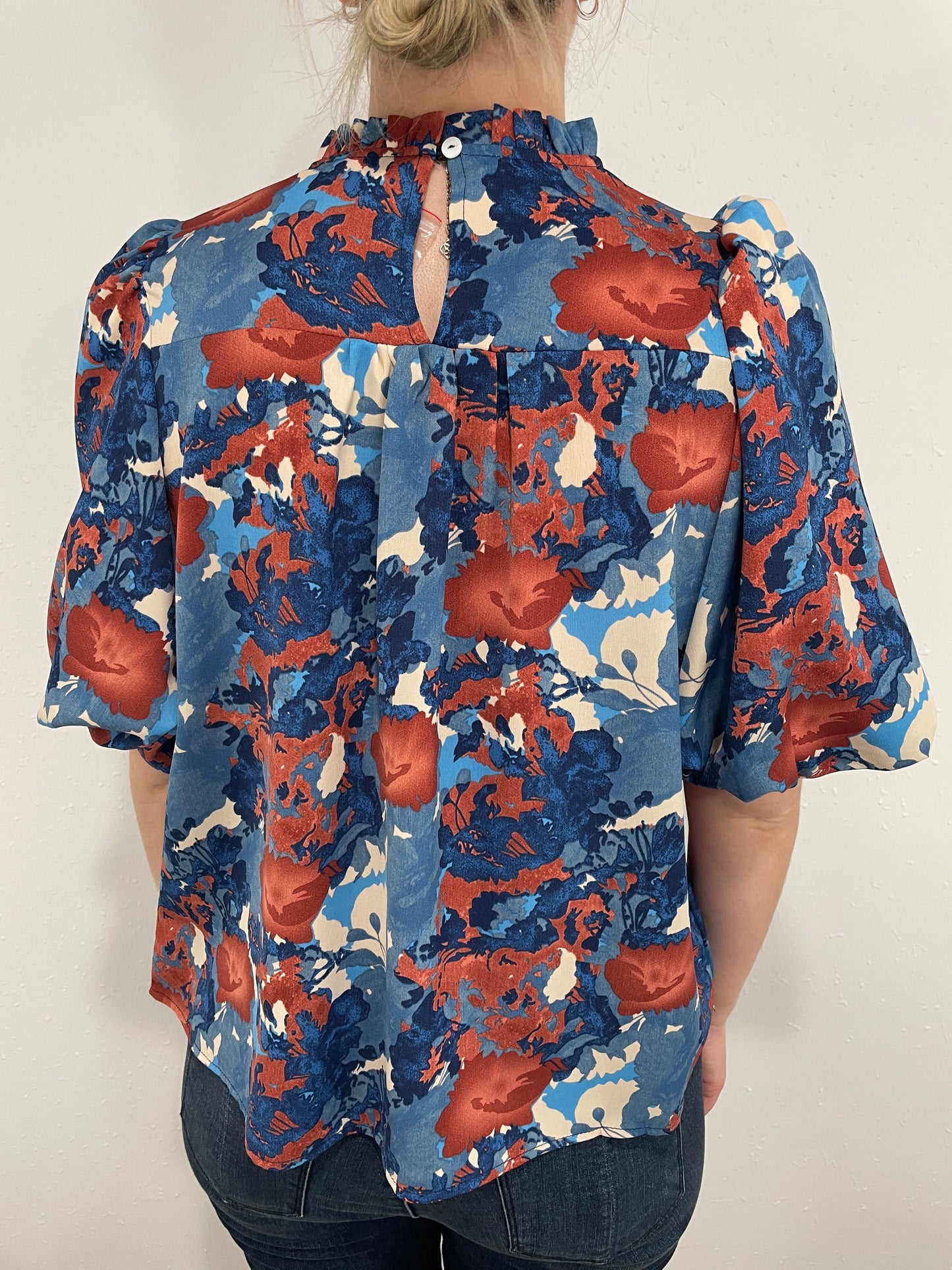 SMOCKED BUBBLE SLEEVE TOP - BLUE MULTI