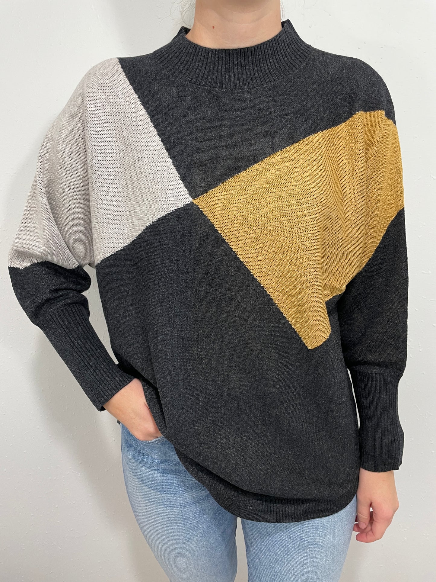 TIL THE END COLORBLOCK SWEATER - BLACK/MUSTARD
