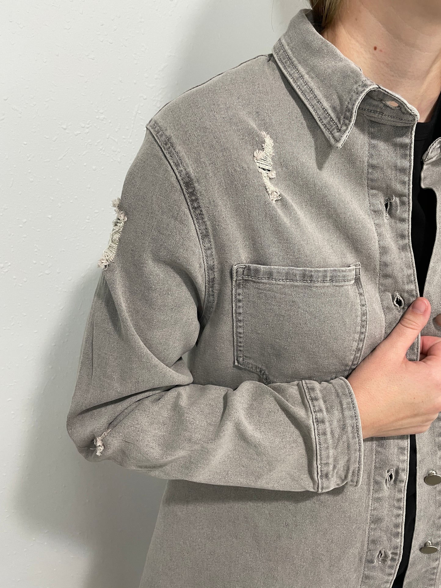 DISTRESSIN' ME OUT SHACKET - GREY