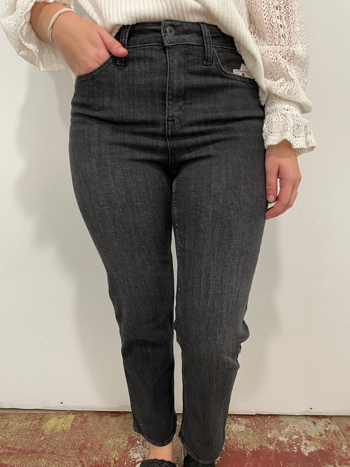 JOPLIN HIGH RISE STRAIGHT LEG JEAN - WASHED BLACK