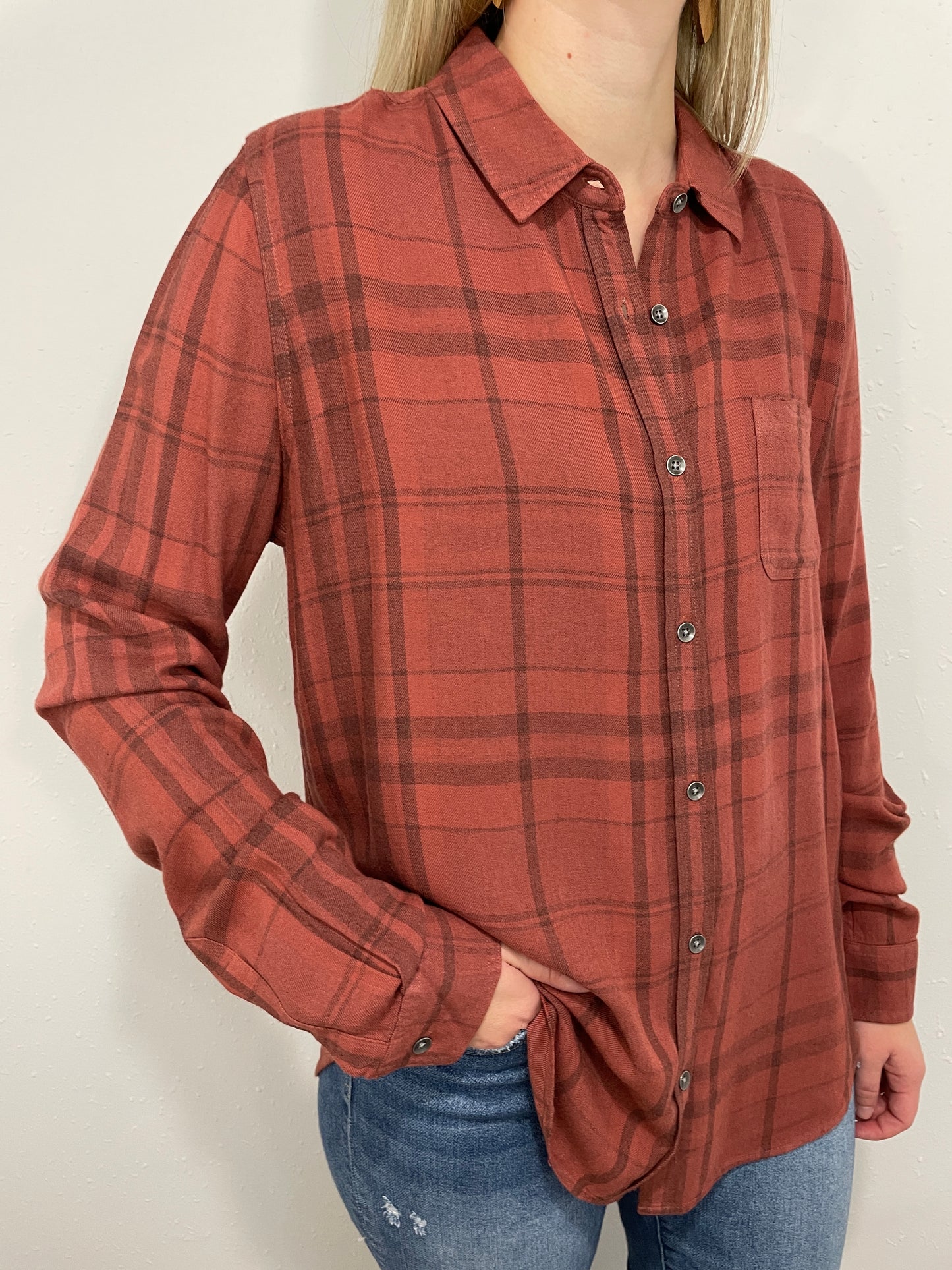 DAPHNE SOFT PLAID BUTTON UP - RUST