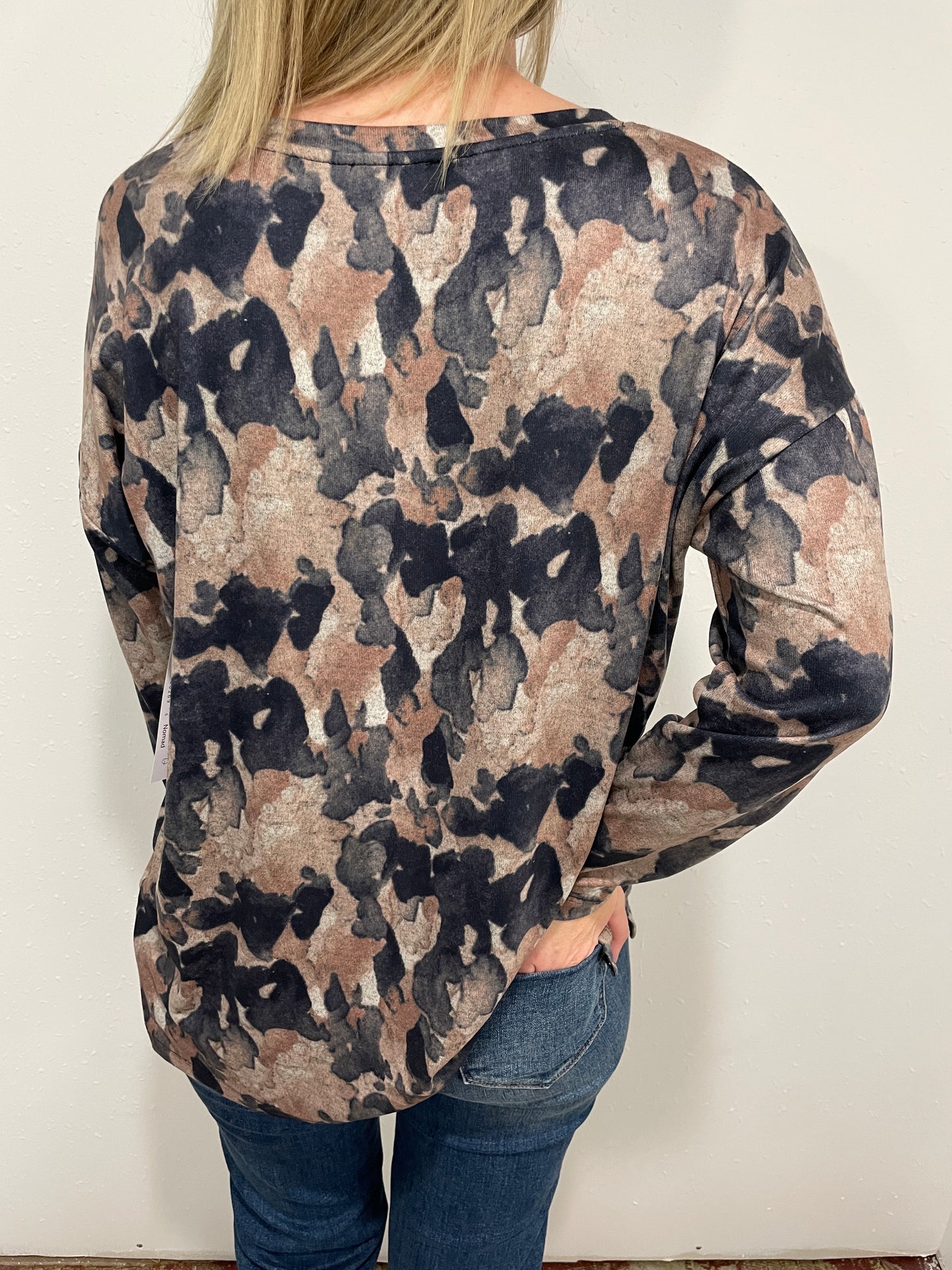 TRIBAL CREW NECK PRINTED TOP - BLACK/BROWN