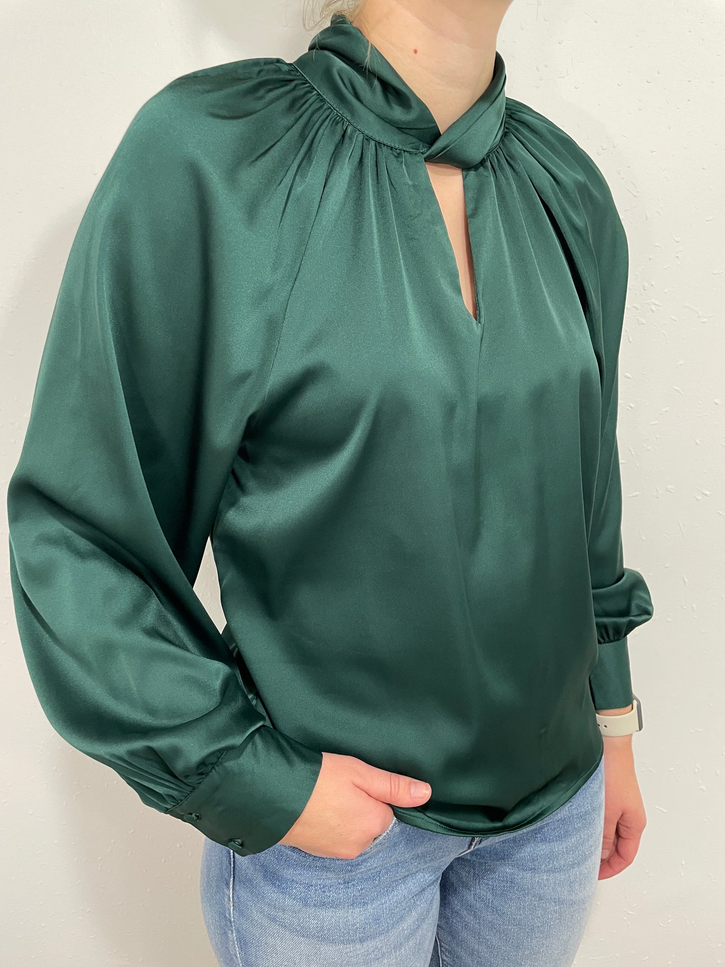 TWISTED LOVE SILKY TOP - HUNTER GREEN