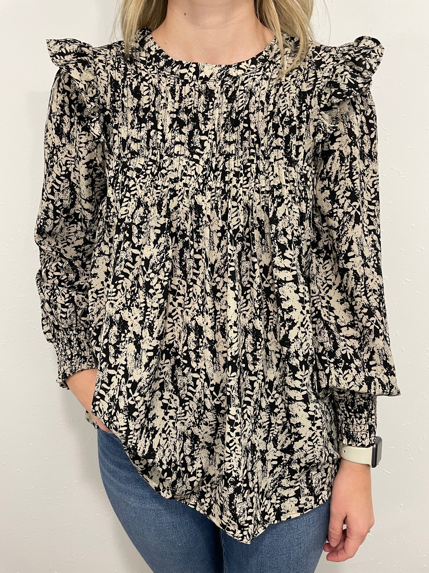 LEVEL UP RUFFLE TOP - BLACK/TAUPE