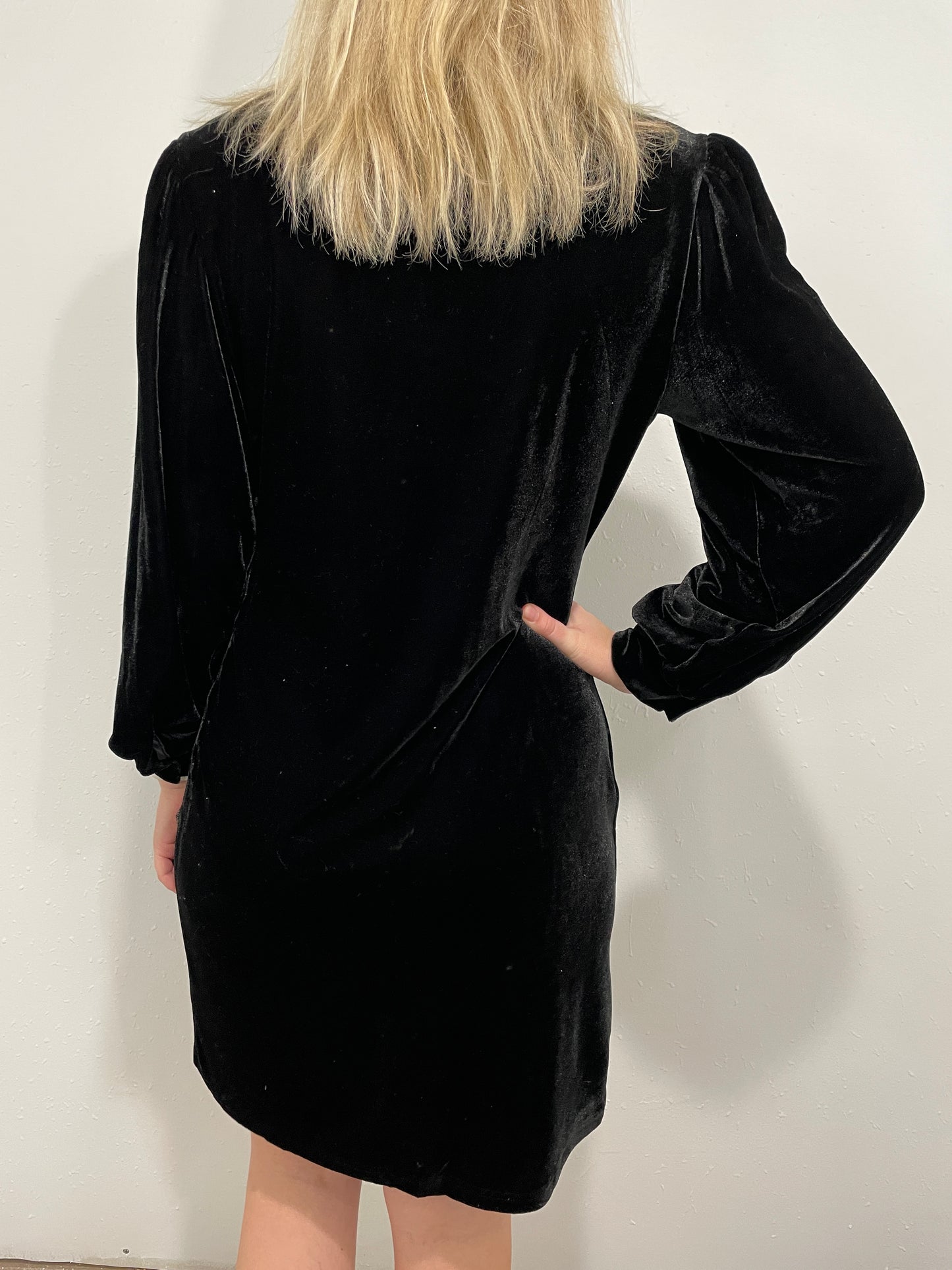ETTA VELOUR DRESS - BLACK
