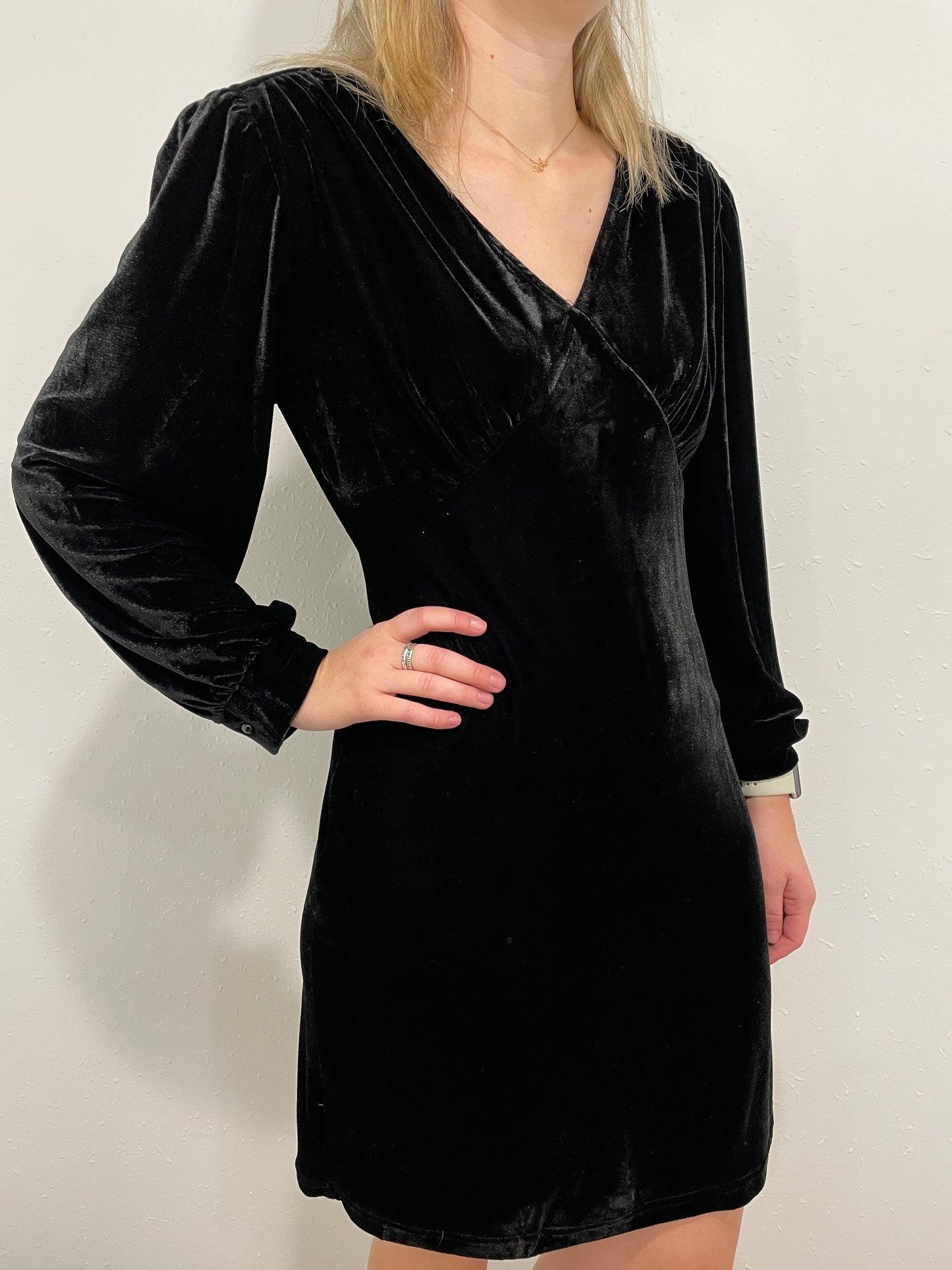 ETTA VELOUR DRESS - BLACK