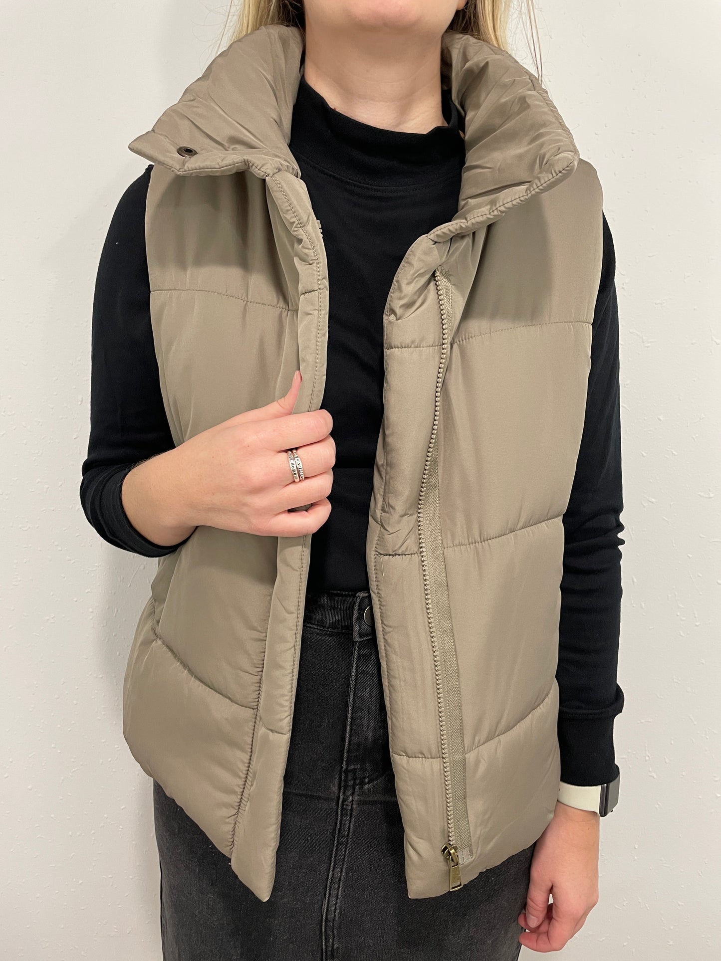 EVERYDAY PUFFER VEST