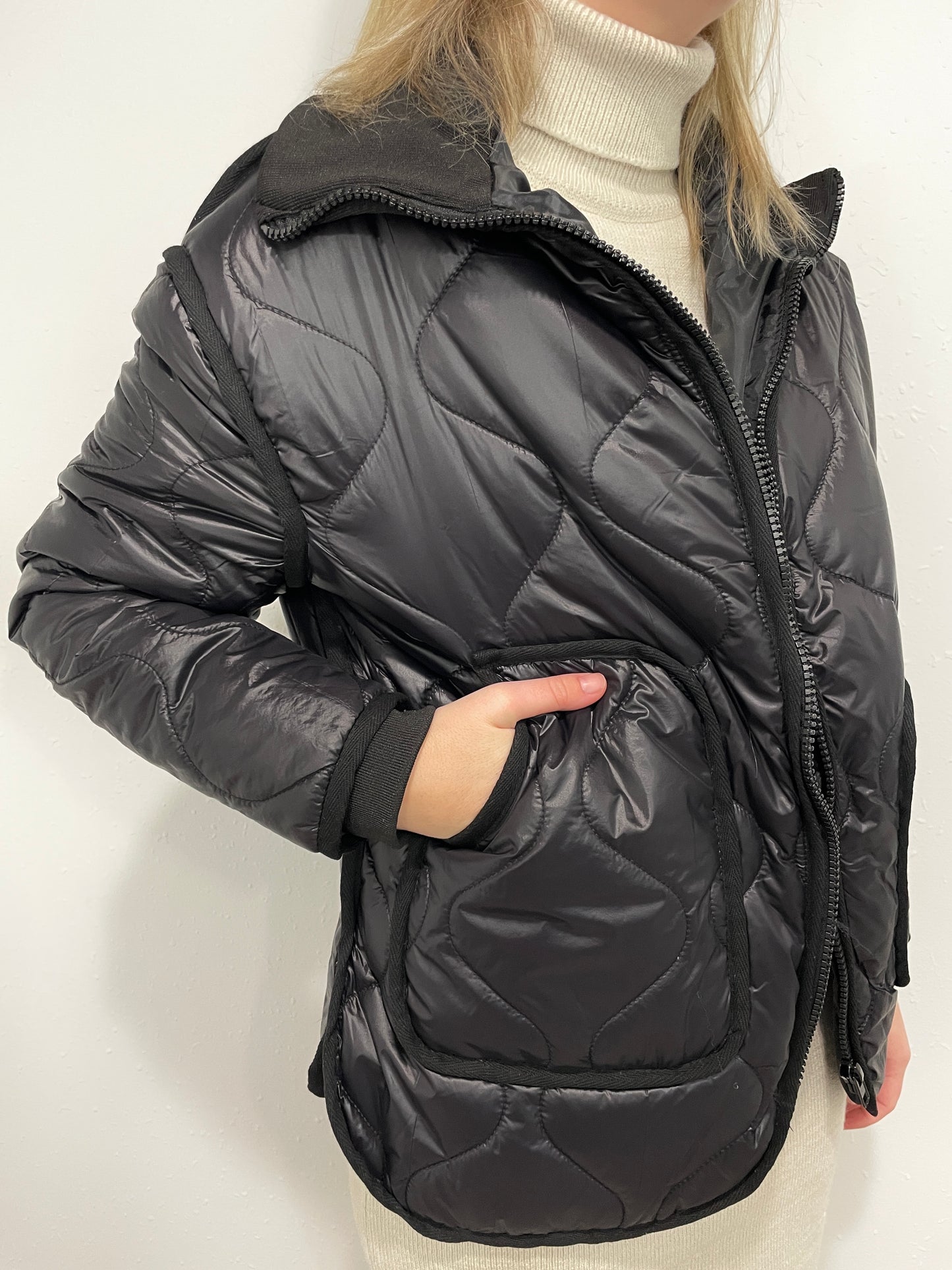 ARABELLA OVERSIZED PUFFER JACKET - BLACK