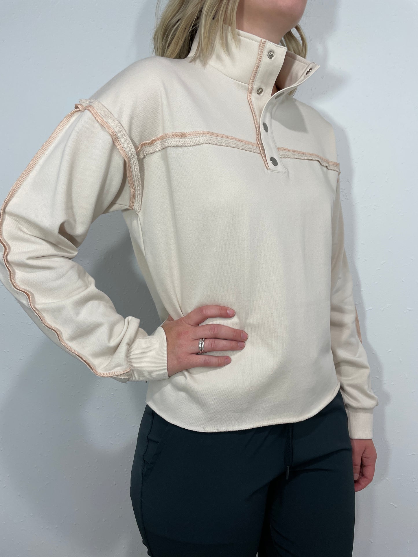 CAMPFIRE SNAP 3/4 BUTTON DOWN SWEATSHIRT - ECRU
