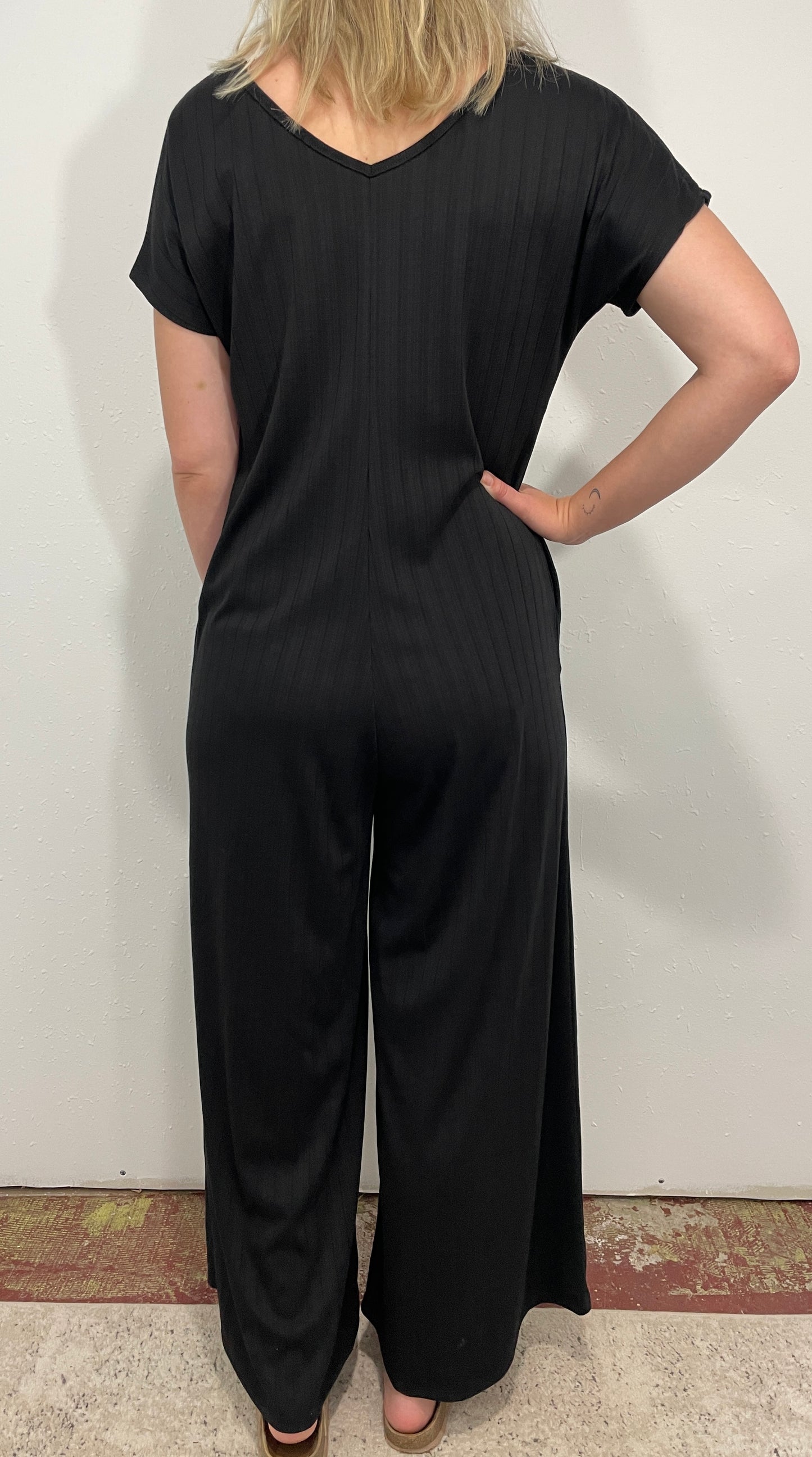 SHE'S A 10 WIDE LEG JUMPSUIT - BLACK