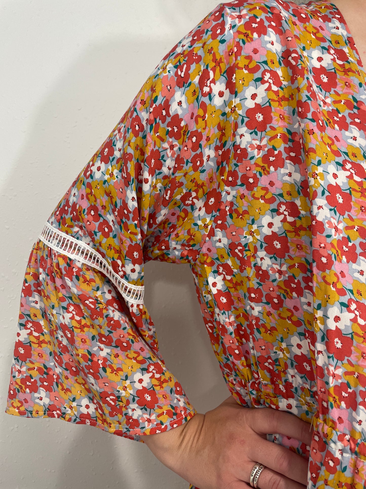 MEADOWLARK RUFFLE CARDIGAN - CORAL MULTI