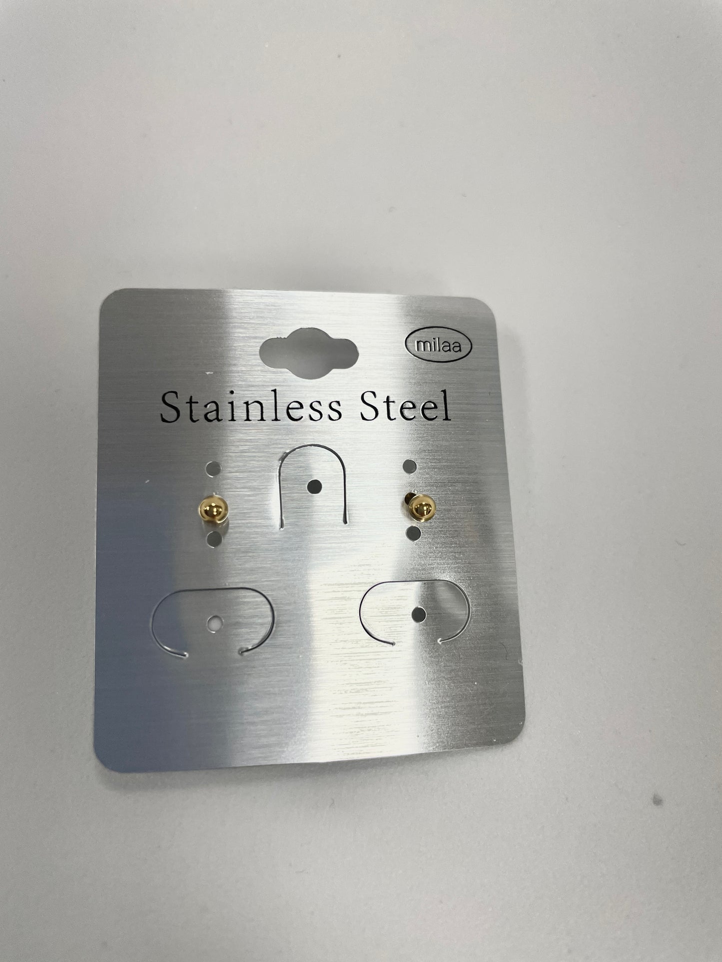 SIMPLE STUD EARRING