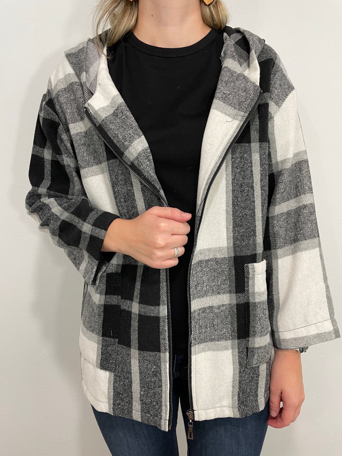 COZY CABIN ZIP UP HOODIE - BLACK/WHITE