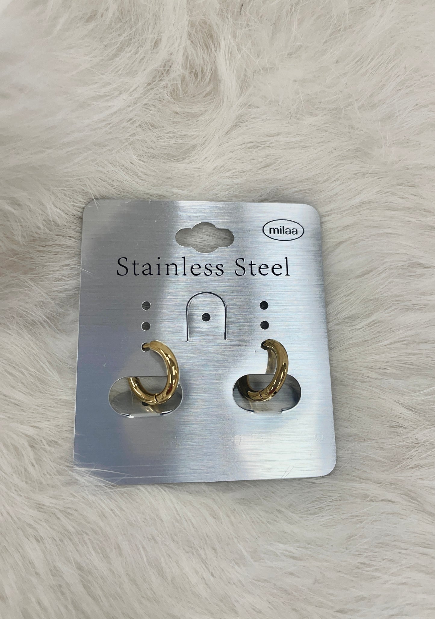 SMALL HUGGIE HOOPS
