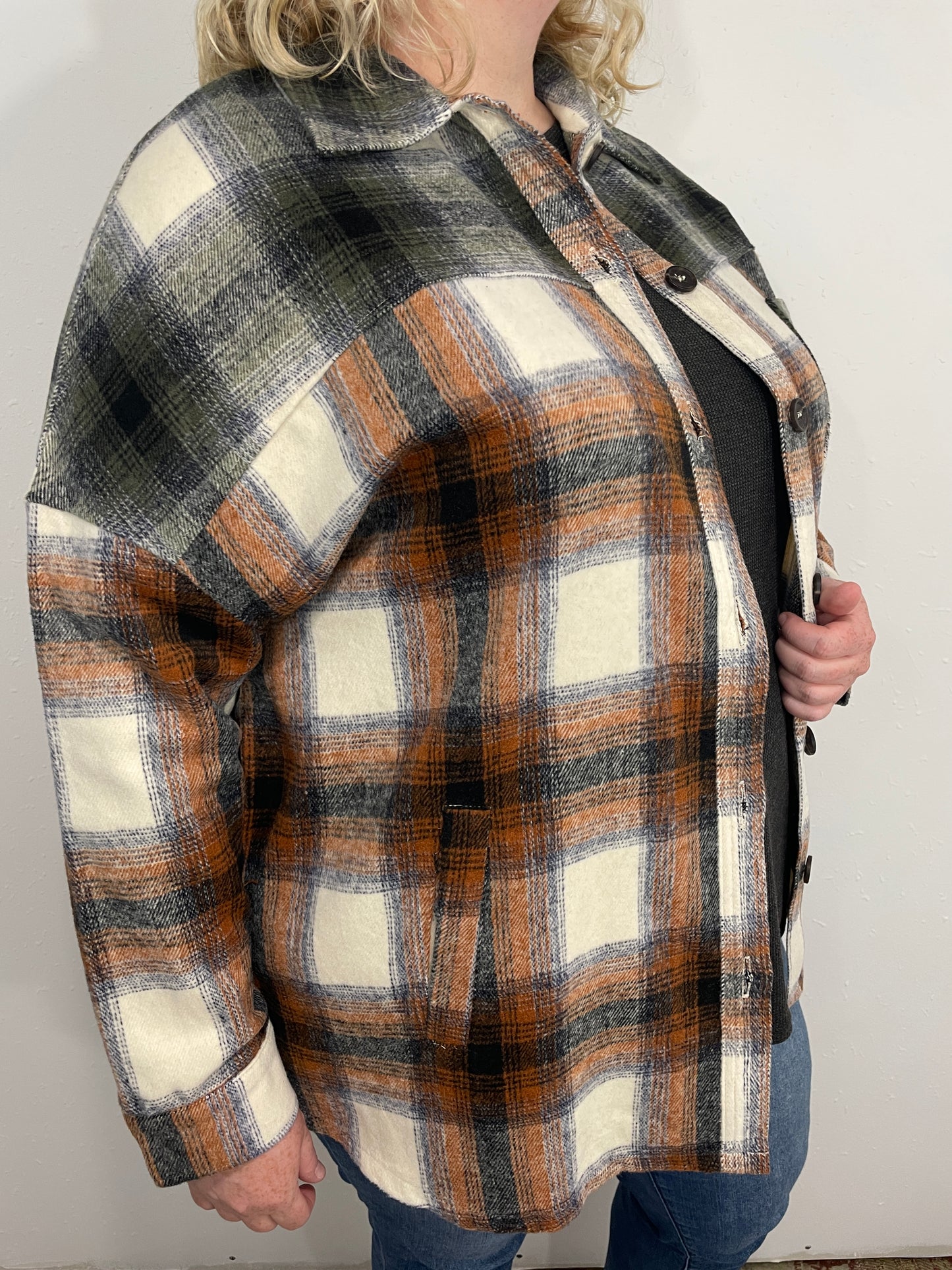 TWO-TONE PLAID SHACKET - CURVY - RUST/OLIVE