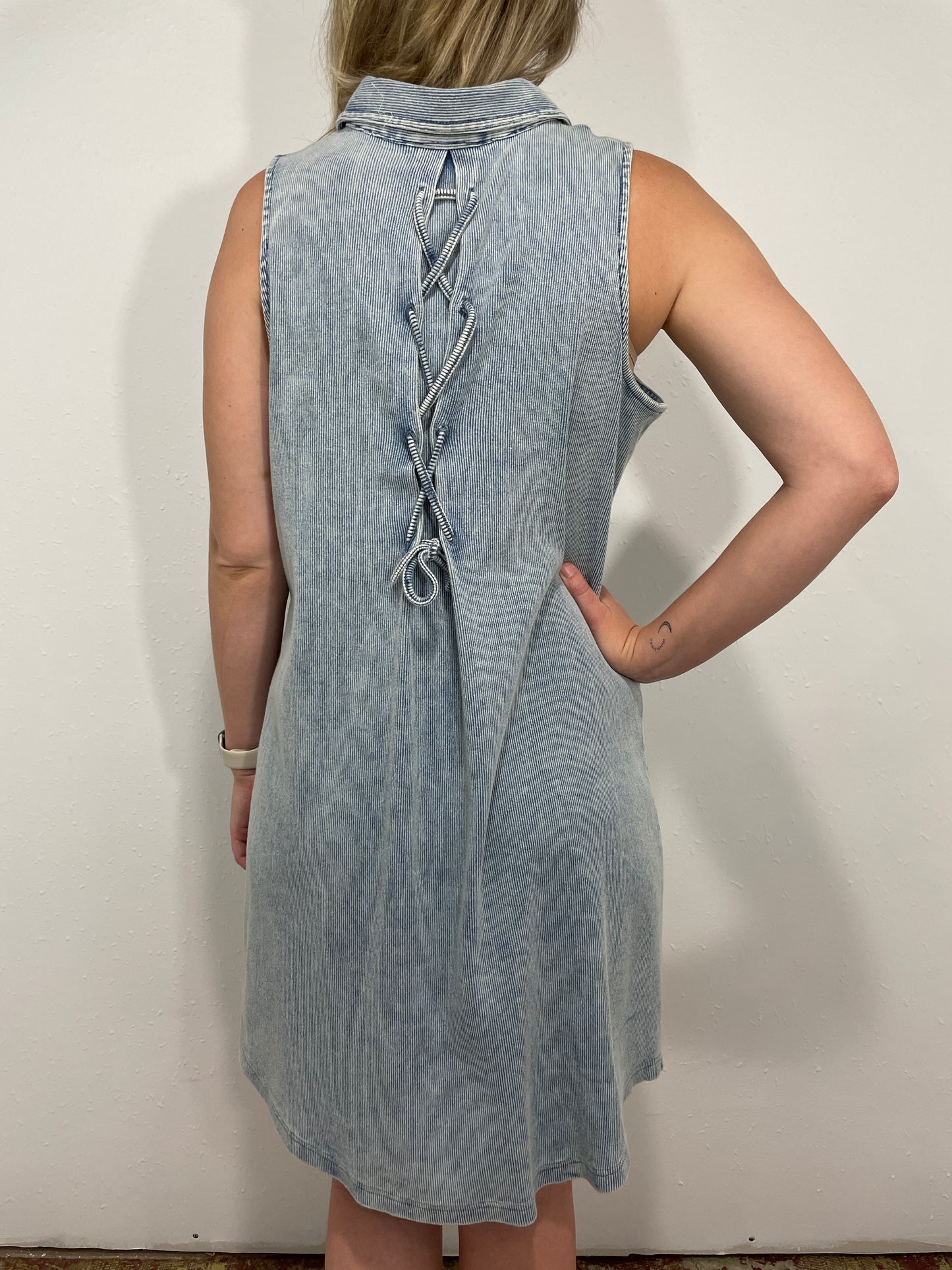 ACID WASH DENIM DRESS - MEDIUM BLUE