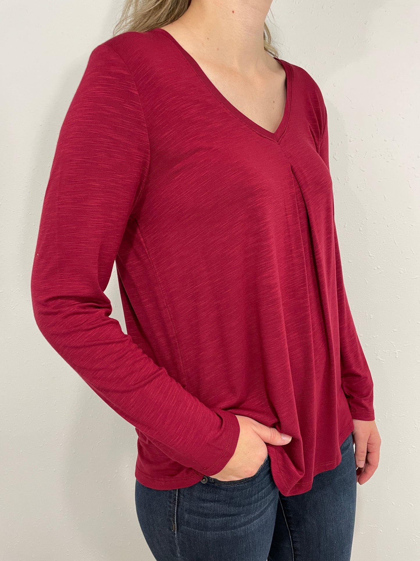 TRIBAL V NECK PLEATED TOP - TRIBETAN RED