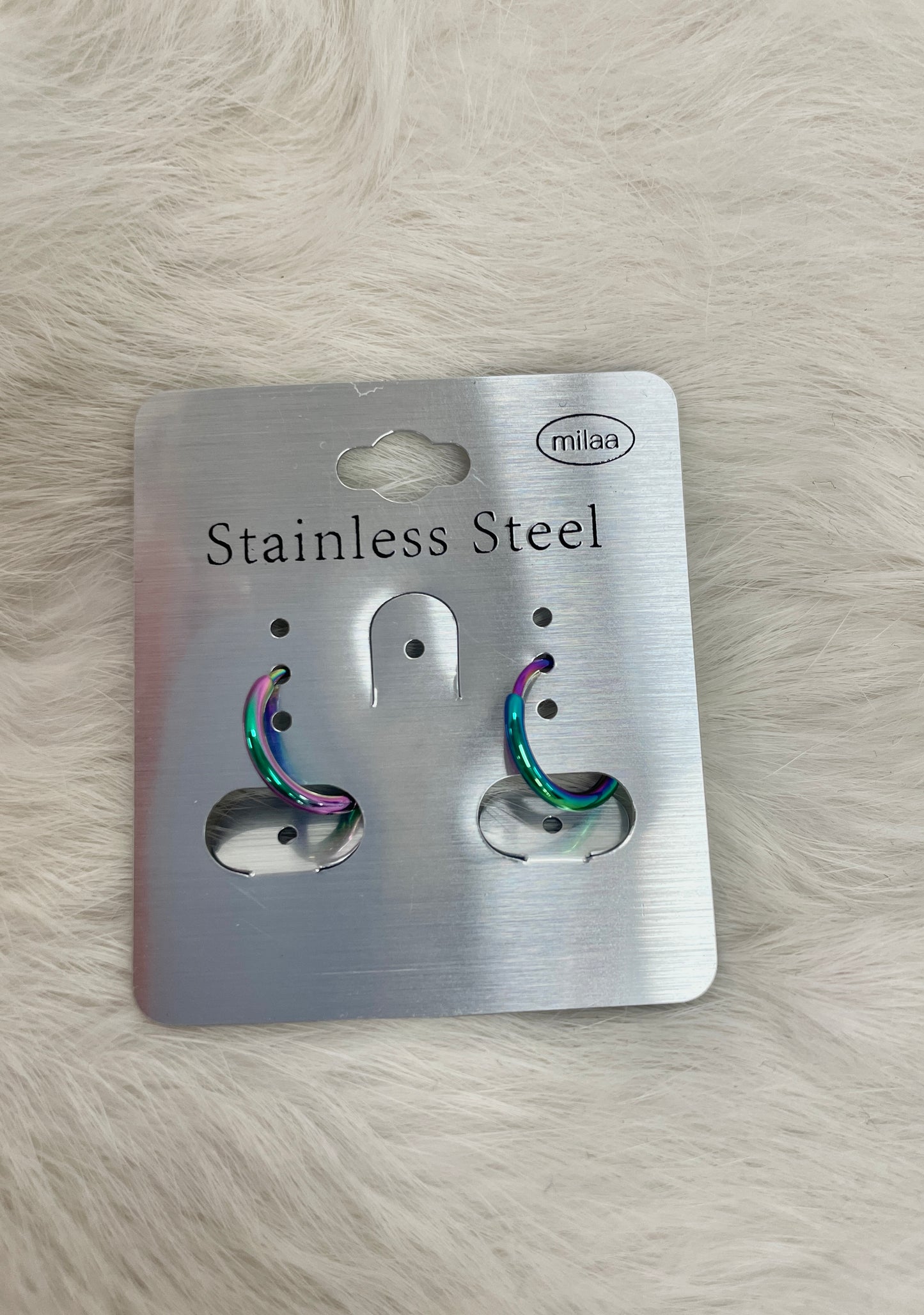 SMALL HUGGIE HOOPS
