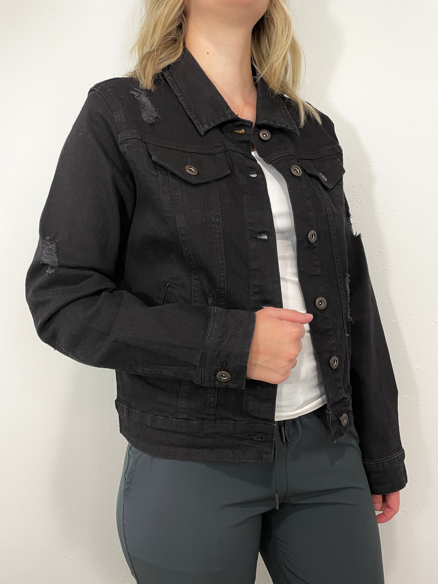 IN DISTRESS DENIM JACKET