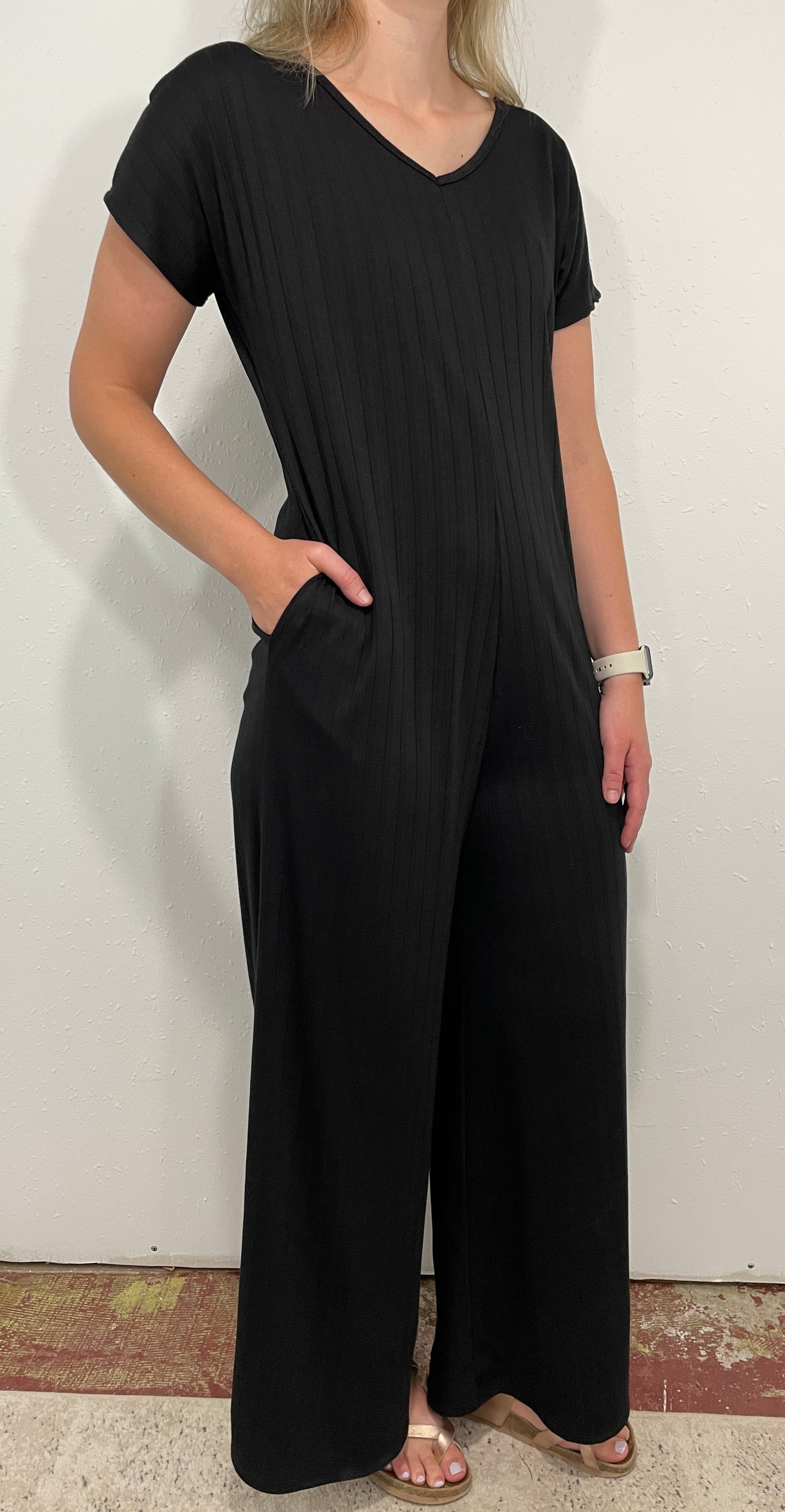 SHE'S A 10 WIDE LEG JUMPSUIT - BLACK
