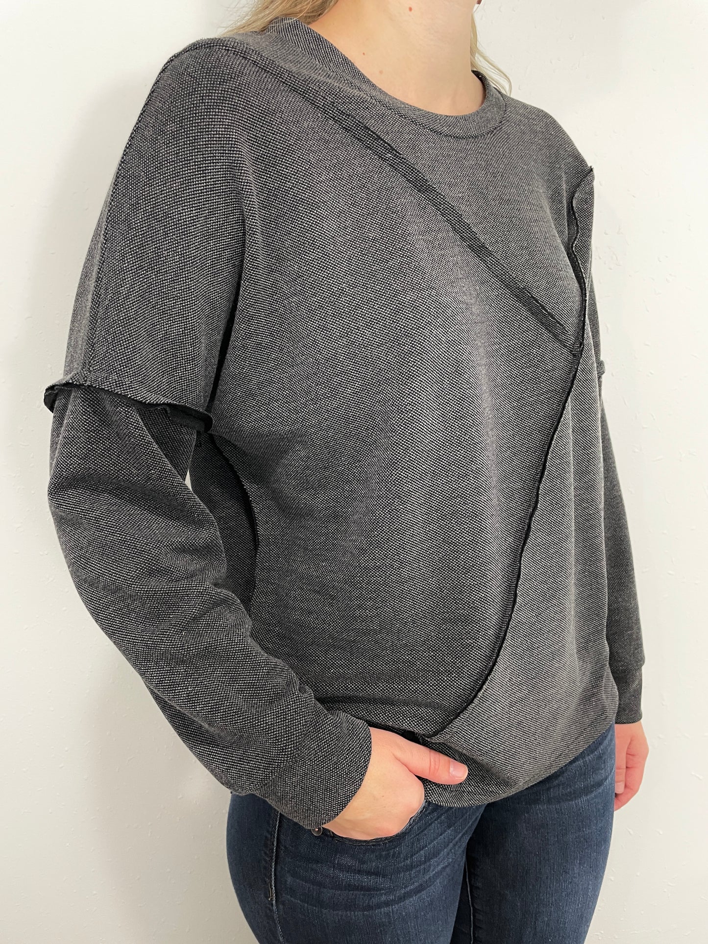 RAW EDGE DETAILED KNIT TOP - WASHED BLACK