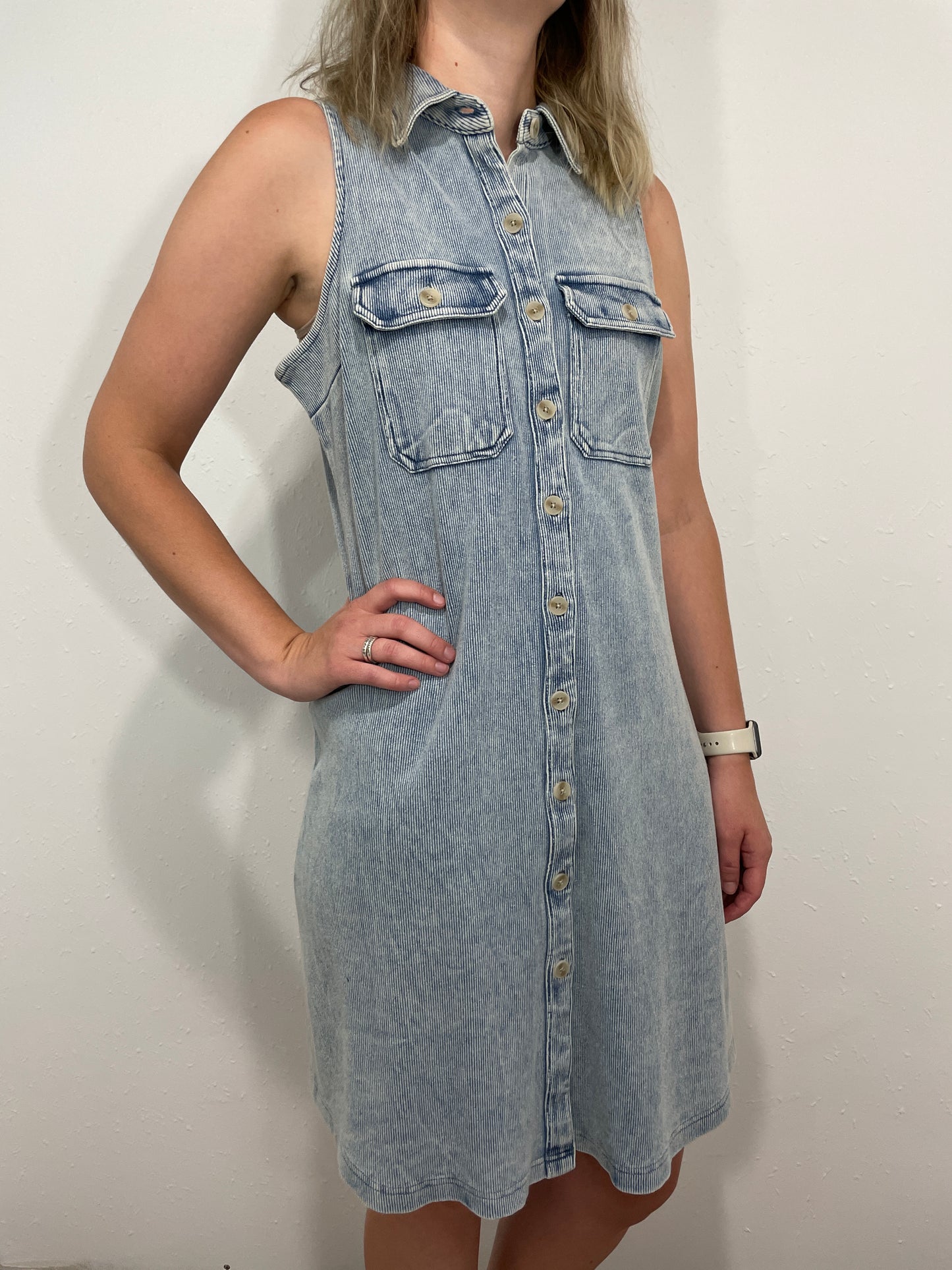 ACID WASH DENIM DRESS - MEDIUM BLUE