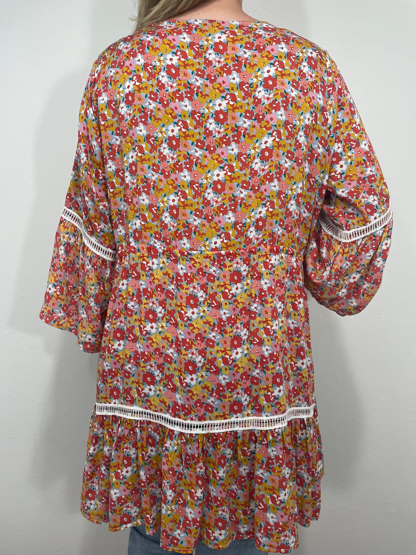MEADOWLARK RUFFLE CARDIGAN - CORAL MULTI