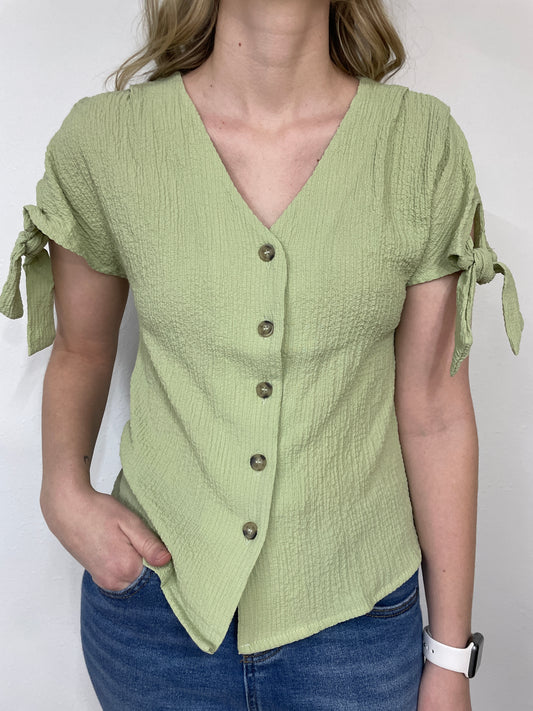 CRINKLE TIE BUTTON FRONT TOP - LIGHT GREEN