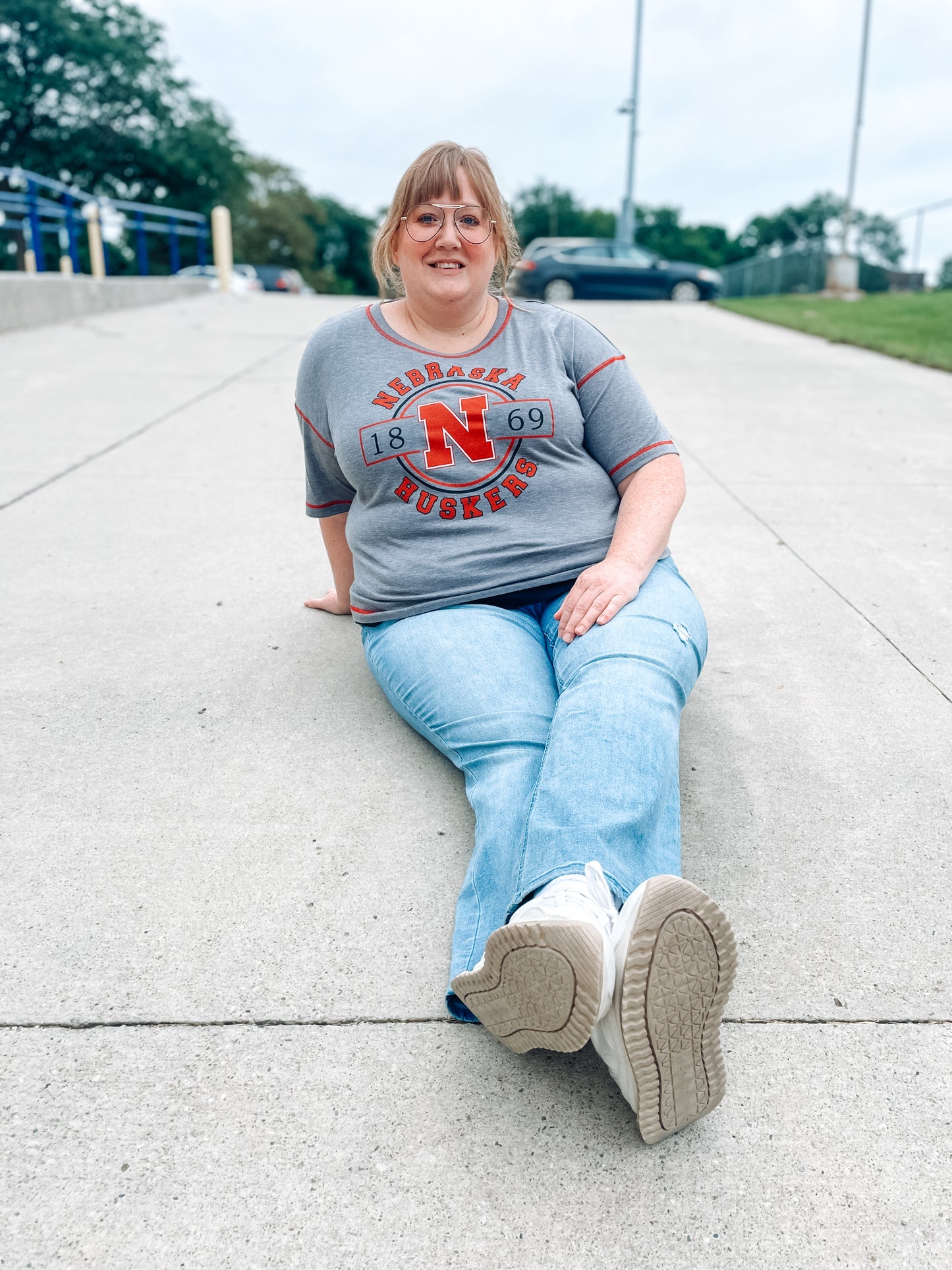 NEBRASKA DANBURY CROPPED TEE - SMOKED PEARL