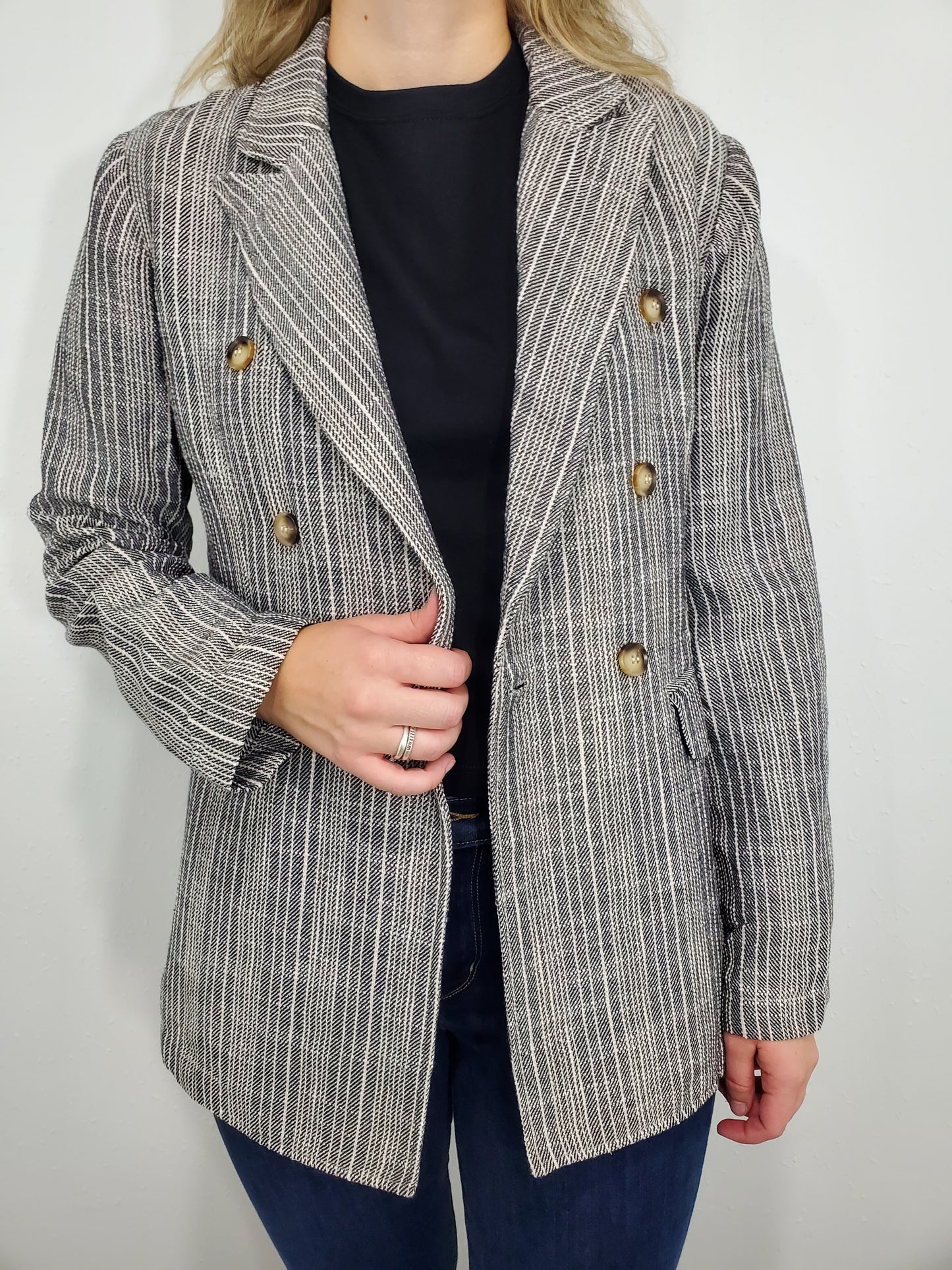 DOUBLE BREASTED STATEMENT BLAZER