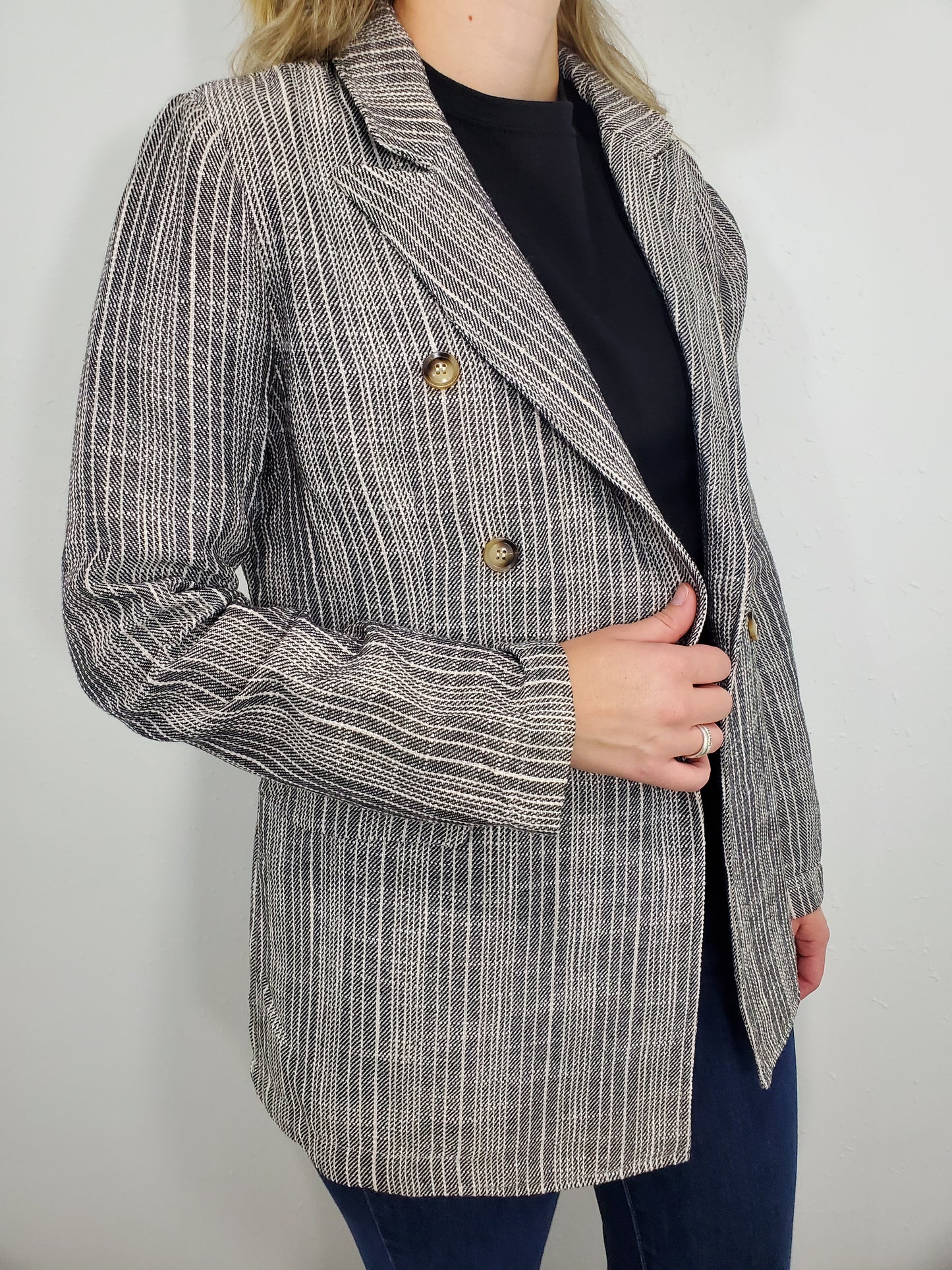 DOUBLE BREASTED STATEMENT BLAZER
