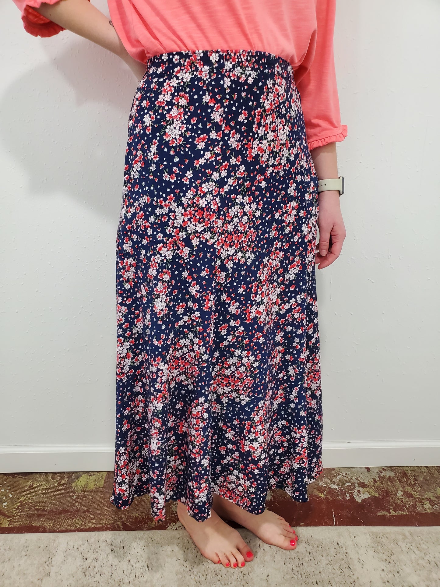 BRIGHT IDEA FLORAL SKIRT - NAVY/CORAL