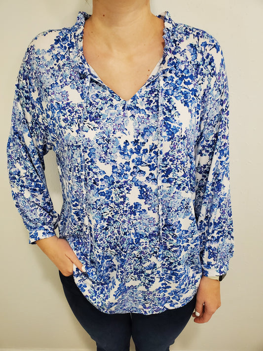 BLOOMING BRIGHT FLORAL TOP - WHITE/BLUE