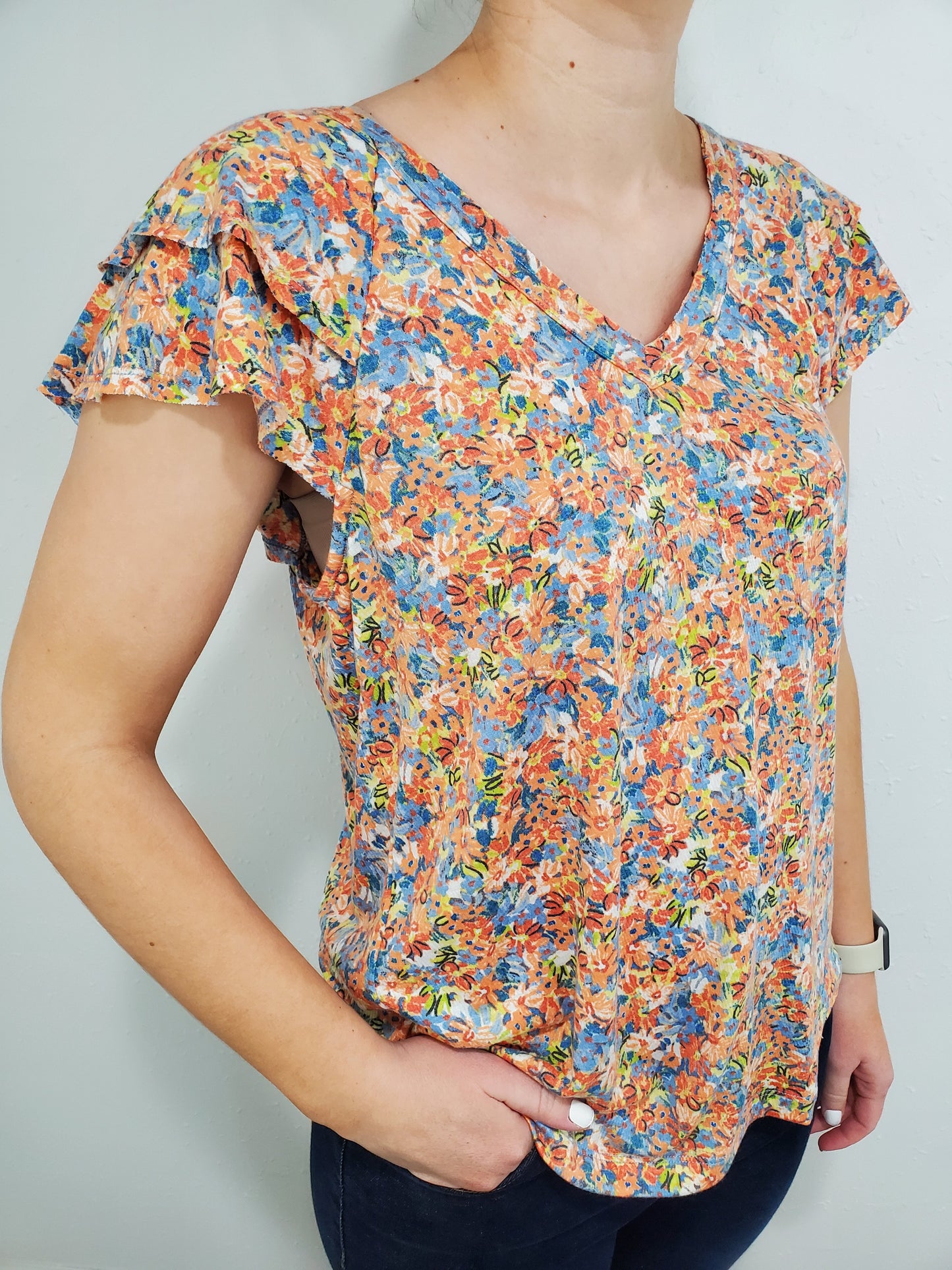 FLUTTER AWAY FLORAL TOP - CORAL MULTI