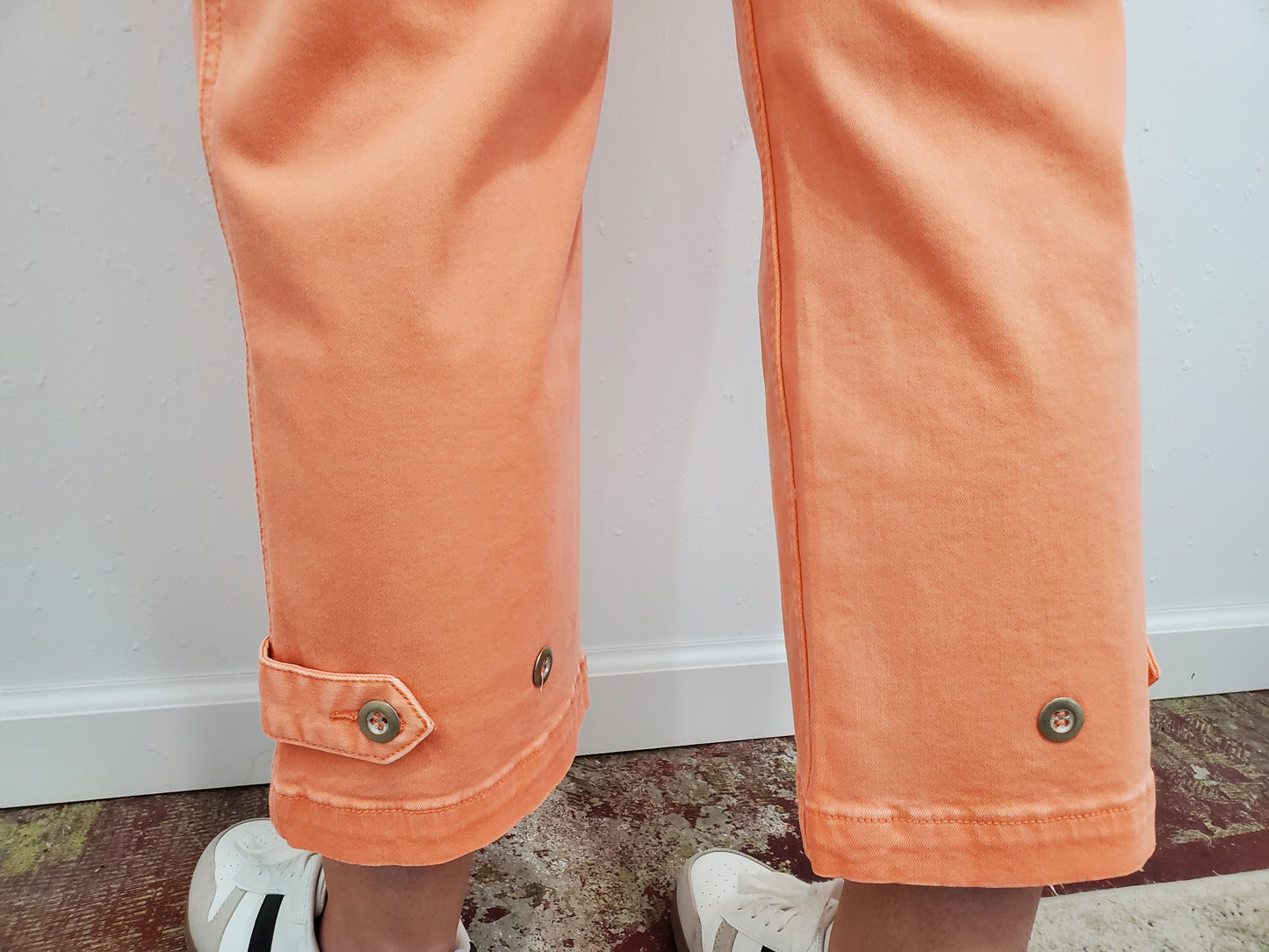CHARLIE B CROPPED PULL ON TWILL PANTS - TANGERINE